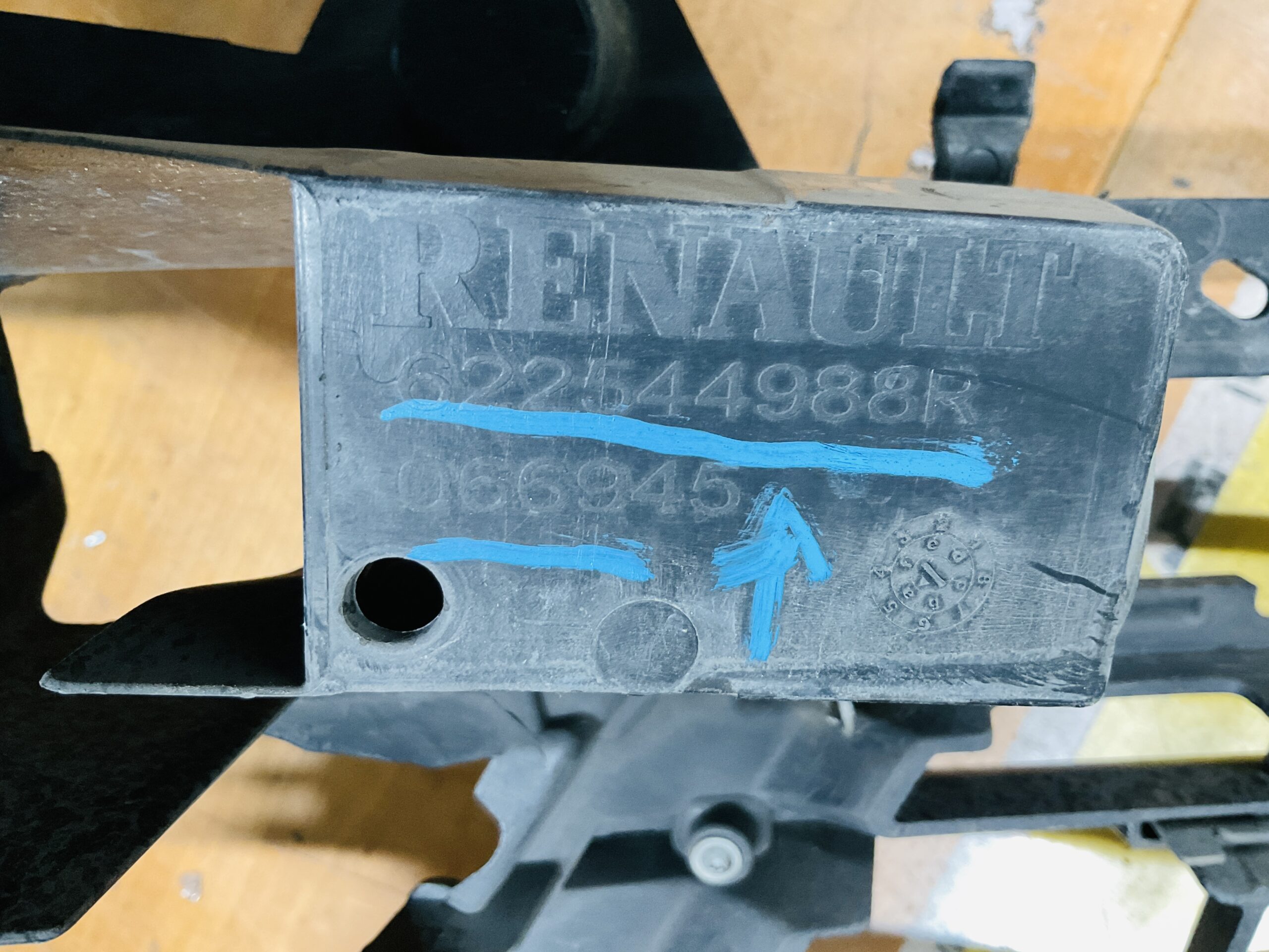 Grill Renaul Espace 5 622566988R Bumper grill 2-R8-12289