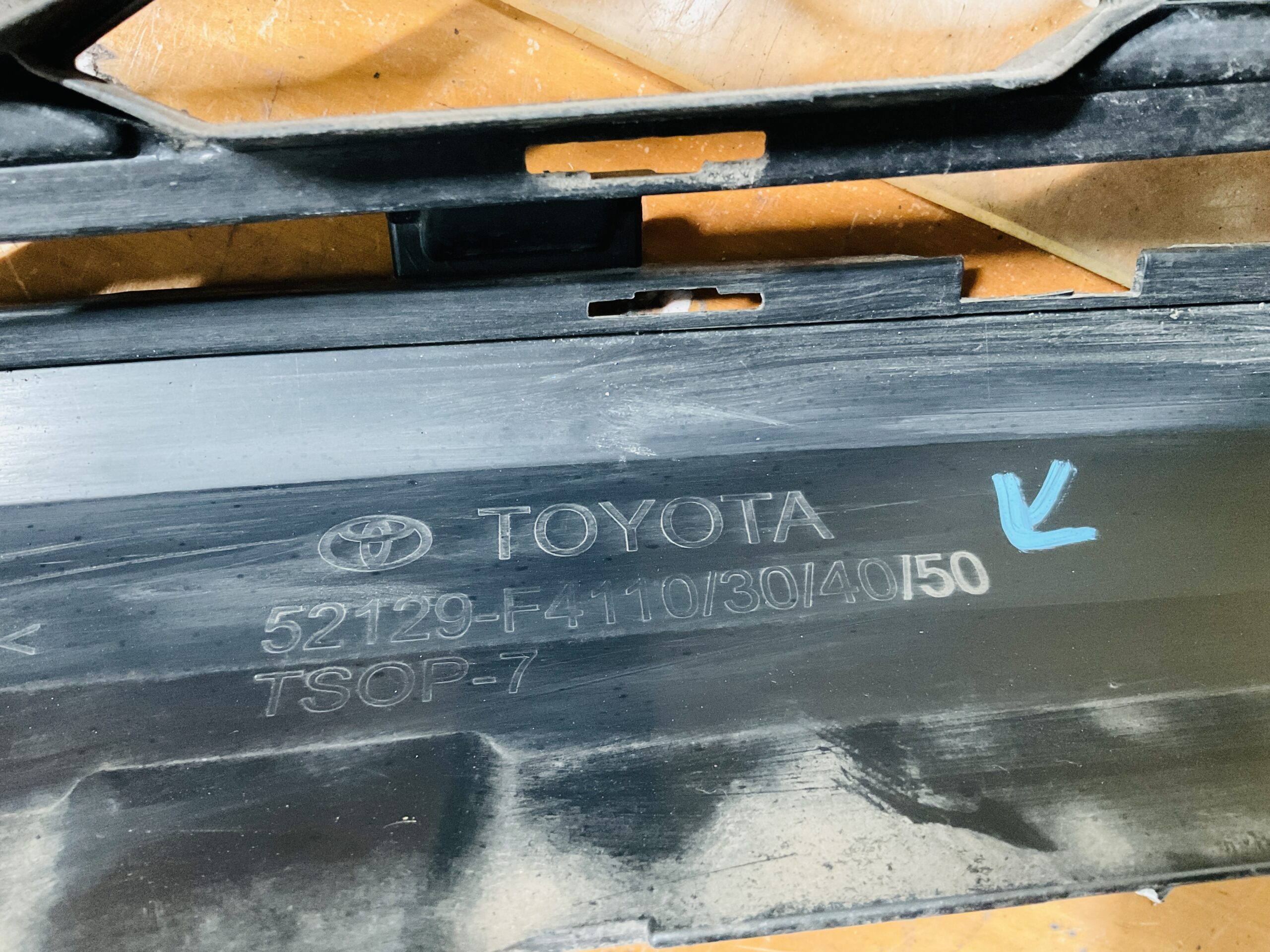 Grill Toyota CHR 52129-F4110 Bumper grill 2-R8-12291
