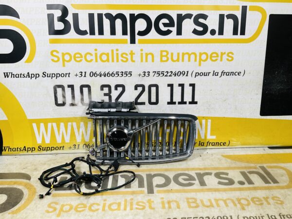 Grill Logo Volvo XC90 XC 90 D34046086001 32356715 Voorbumper kabel 2-M4-12240