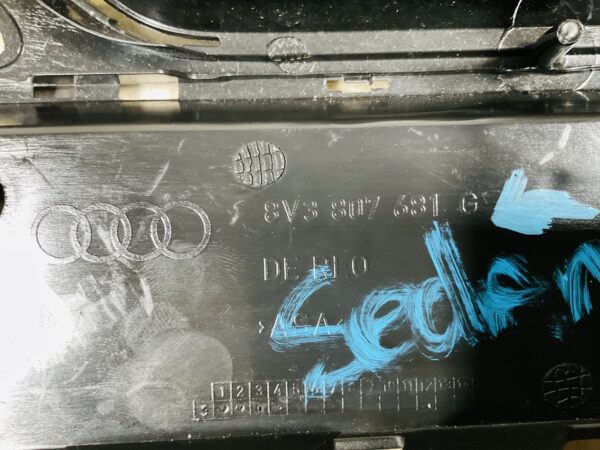 Grill Rooster Audi A3 8V Sedan Rechts 8V3807631 Voorbumper Rooster 2-P6-12405