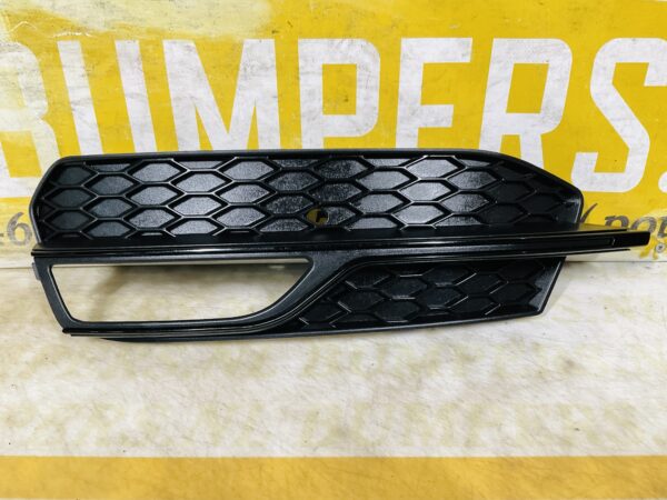 Grill Rooster Audi A3 8V Sedan 2012-2016 Links Voorbumper Rooster 2-P6-12406