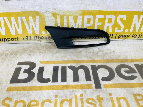 Rooster Volkswagen Sharan 7N0853666B Mistlamprooster 2-P6-12420