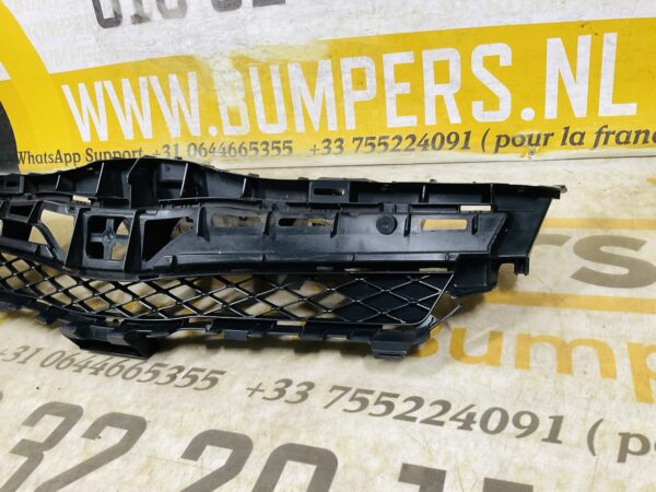 Grill Toyota Auris Hybrid 2008-2012 53114-02220 Voorbumper Grill 2-P6-12425