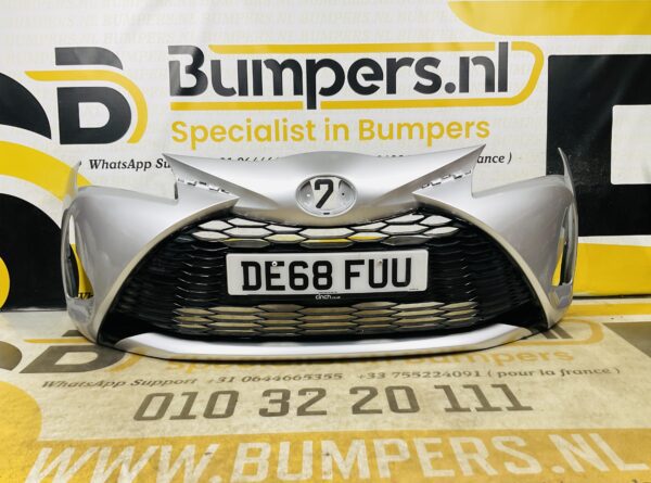 BUMPER Toyota Yaris Facelift 2017-2021 VOORBUMPER 2-D2-7621z