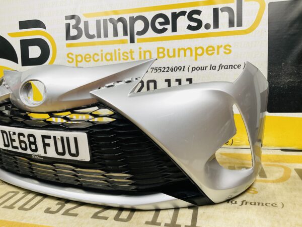 BUMPER Toyota Yaris Facelift 2017-2021 VOORBUMPER 2-D2-7621z