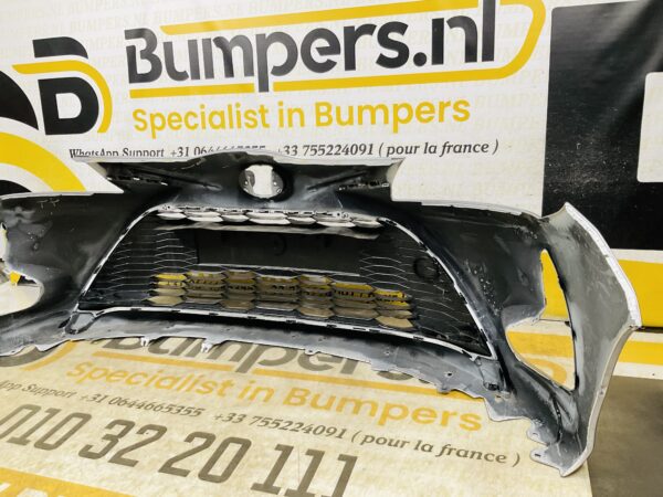 BUMPER Toyota Yaris Facelift 2017-2021 VOORBUMPER 2-D2-7621z