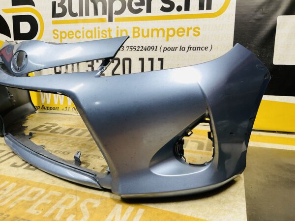 BUMPER Toyota Yaris Hybrid 2010-2014  VOORBUMPER 2-D2-12463z