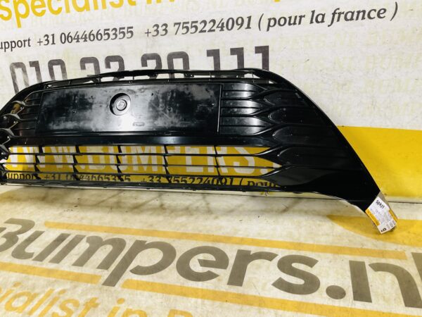 Grill Toyota Yaris 3 Facelift 531020D13D Voorbumper grille 2-R5-12485