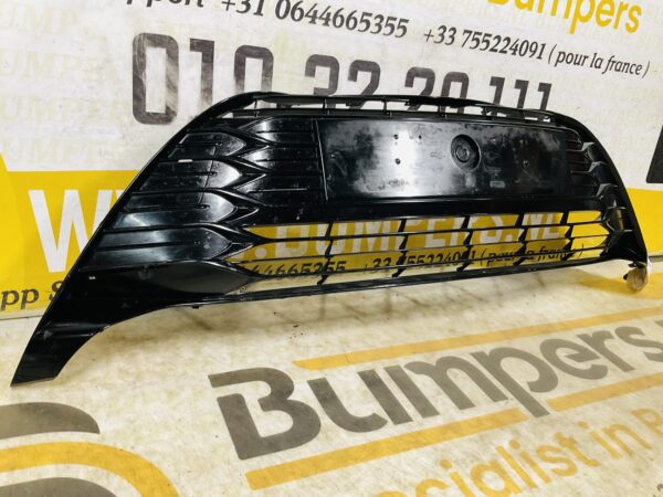 Grill Toyota Yaris 3 Facelift 531020D13D Voorbumper grille 2-R5-12485