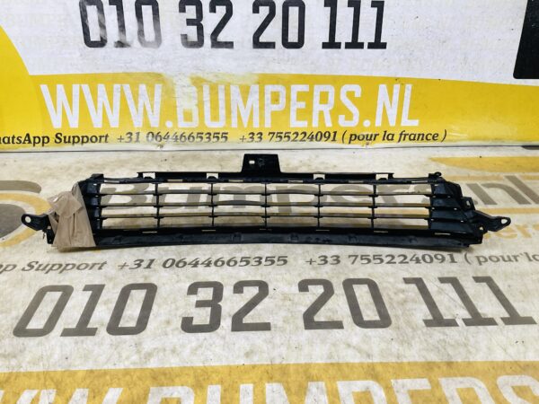 Grill Toyota Auris 5311202670 Voorbumper Rooster 2-R5-12493