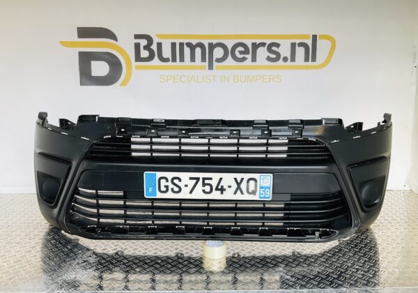 BUMPER Toyota Proace 981185057 1591965X VOORBUMPER 2-D5-12518z