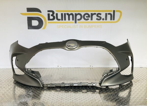 BUMPER Toyota Yaris 4 2019-2023 pdc VOORBUMPER 2-D3-12519z