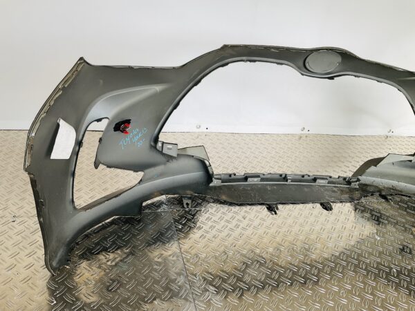 BUMPER Toyota Yaris 4 2019-2023 pdc VOORBUMPER 2-D3-12519z