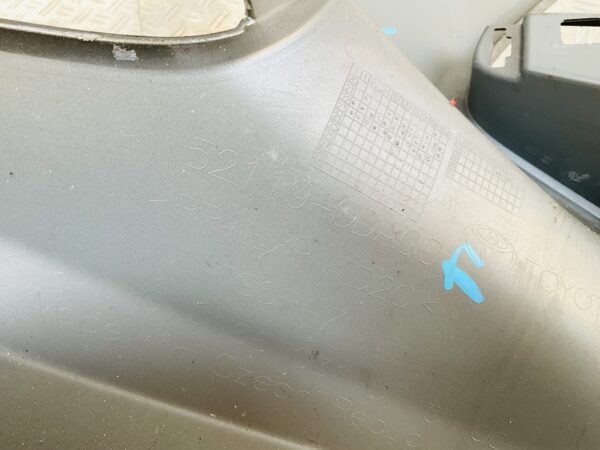 BUMPER Toyota Yaris 4 2019-2023 pdc VOORBUMPER 2-D3-12519z