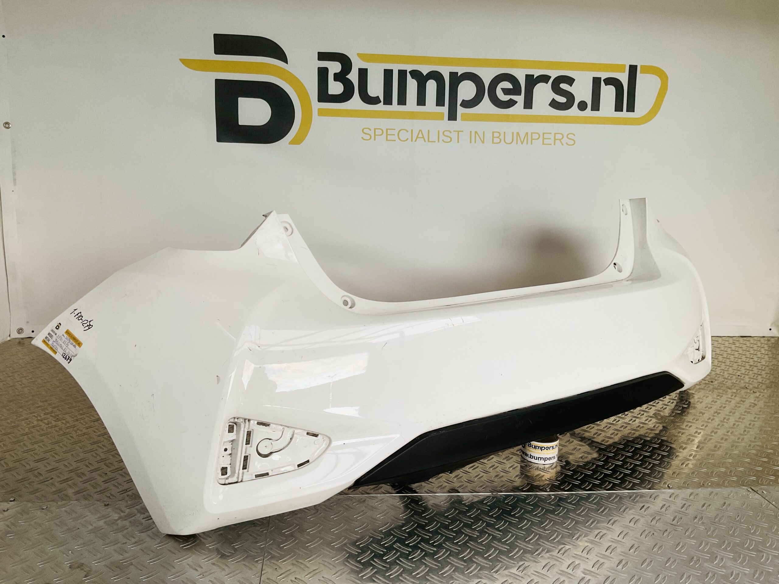 Bumper Toyota Yaris MK3 Facelift 2017-2020 52159-0D480 Achterbumper 1-F10-12679
