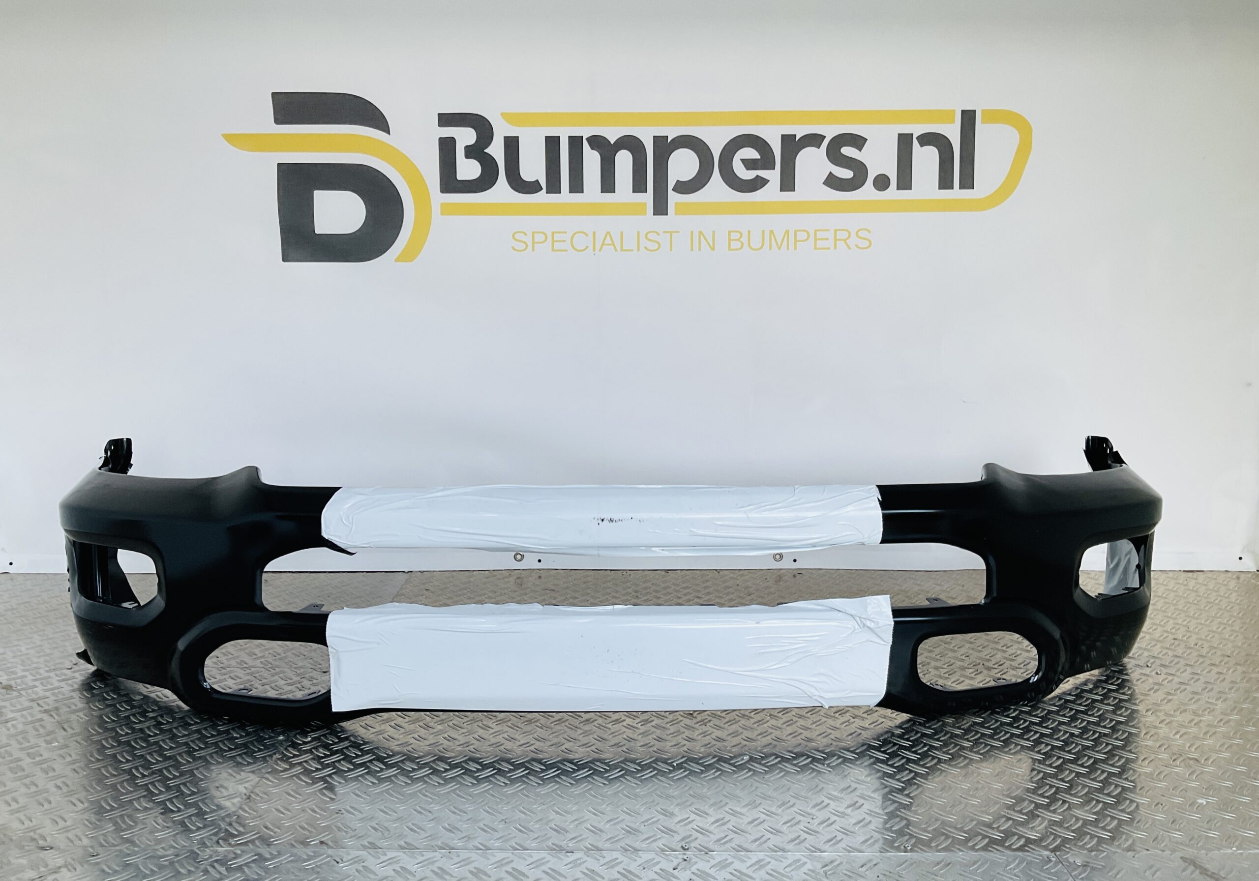 Bumper Dodge Ram 1500 2018-2024 5ZB41TZZAD Voorbumper 1-D5-13084z