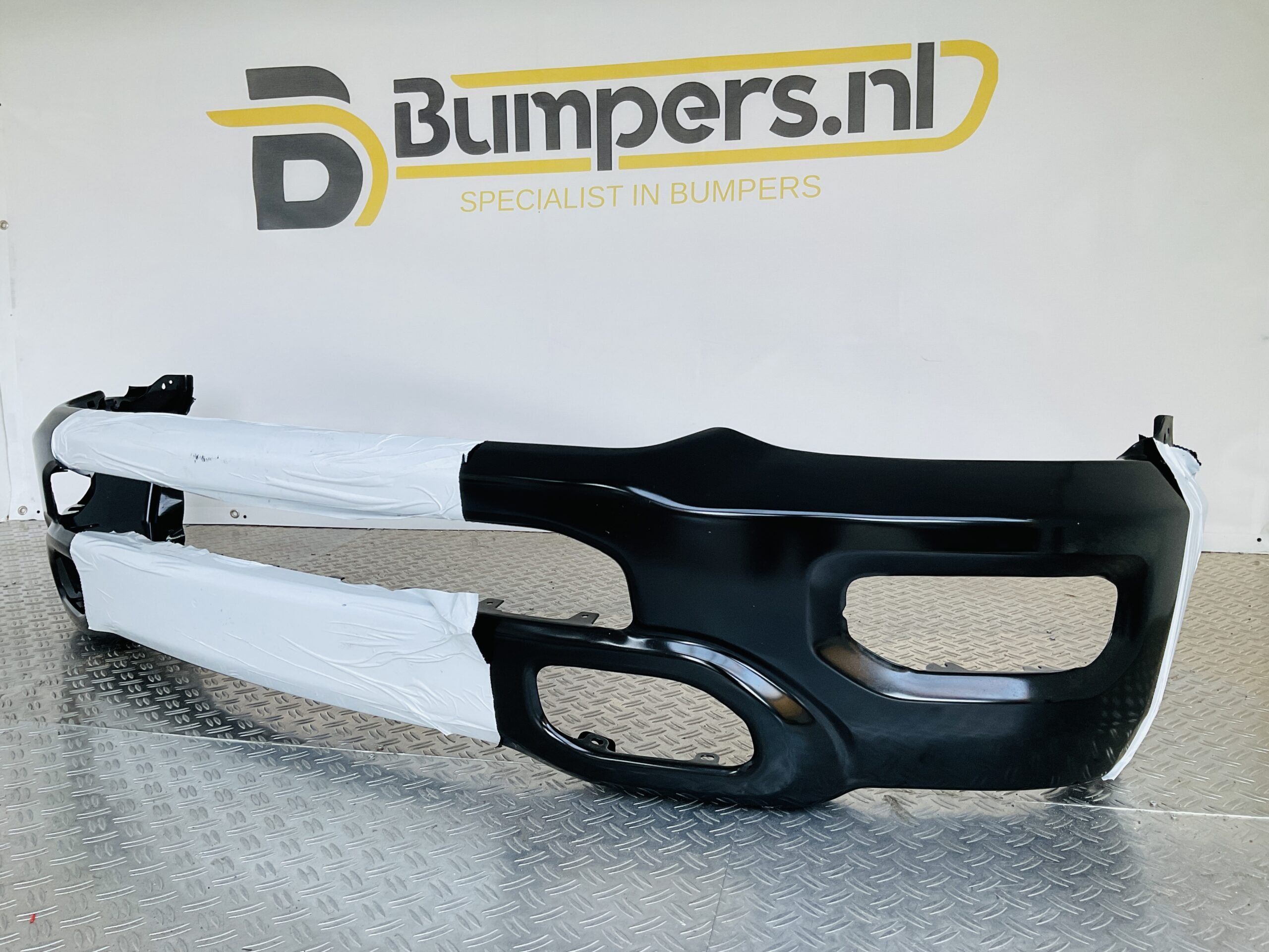 Bumper Dodge Ram 1500 2018-2024 5ZB41TZZAD Voorbumper 1-D5-13084z