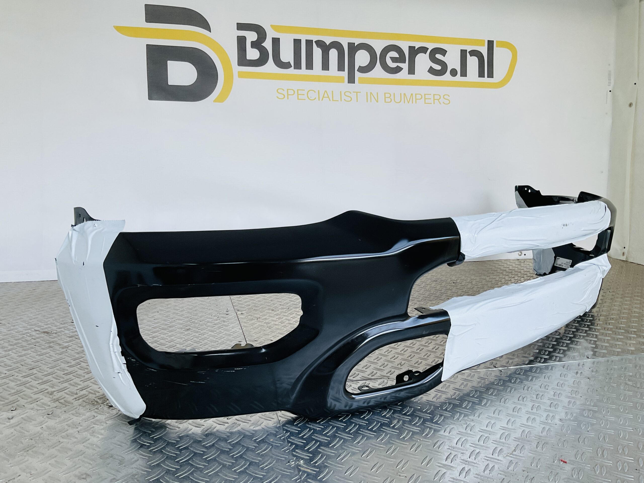 Bumper Dodge Ram 1500 2018-2024 5ZB41TZZAD Voorbumper 1-D5-13084z