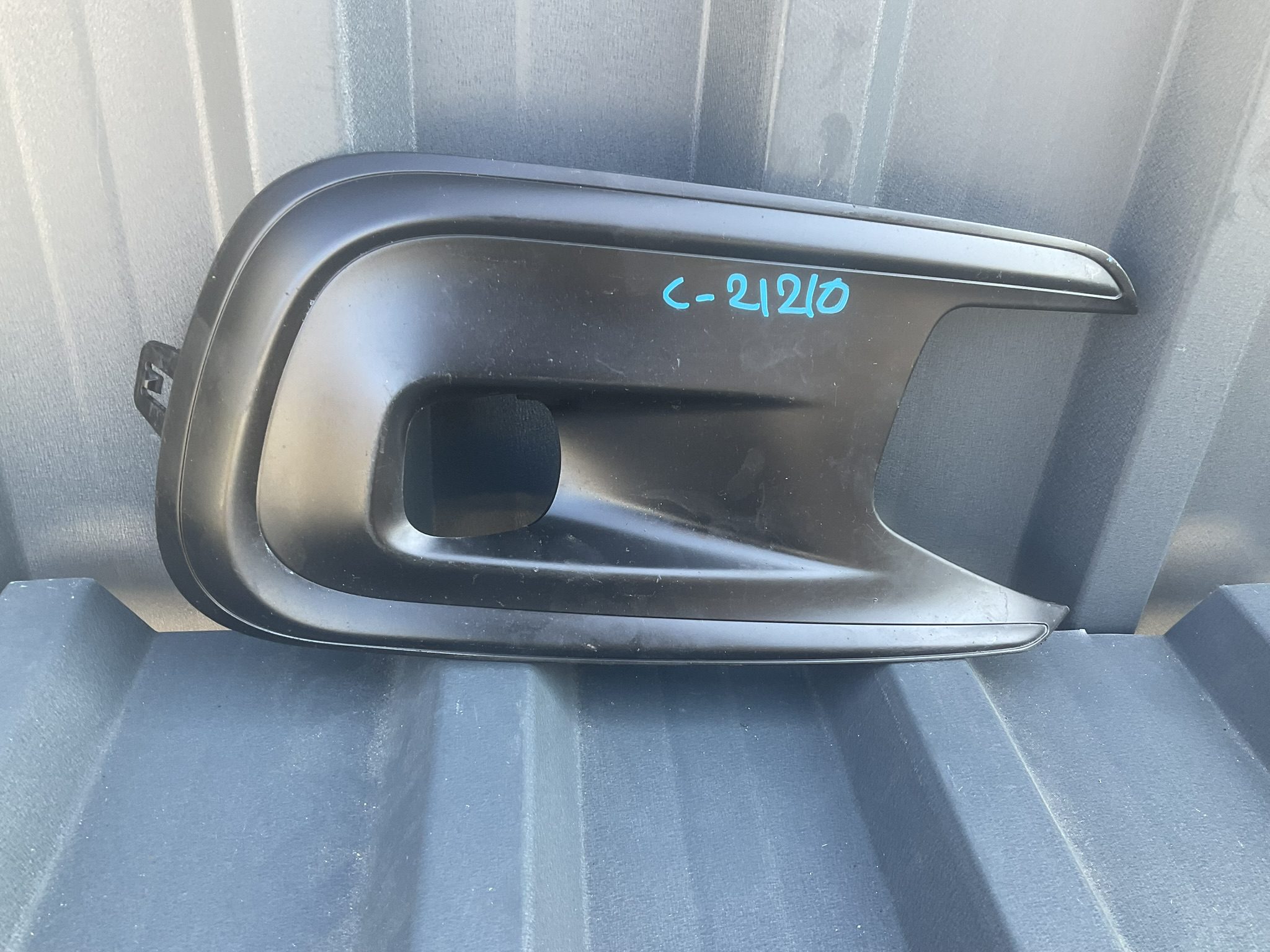 BUMPER GRILL Citroen C4 Picasso 981436278000 Mistlamp Rooster C-21210