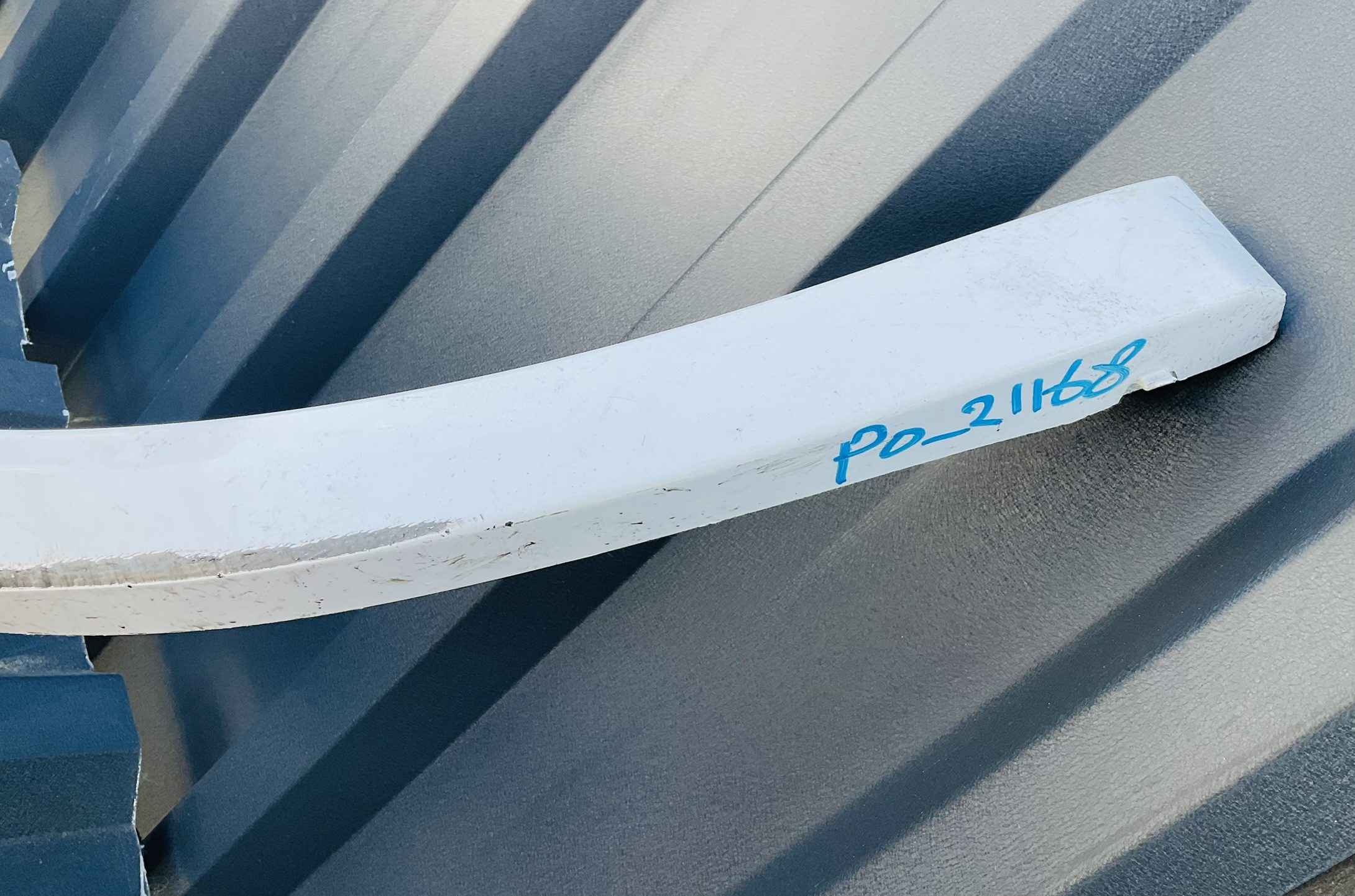 PORSCHE CAYENNE 9y3.854.731 EWIELKAST SPATBORD BESTUURDER SIERLIJST LR-21168