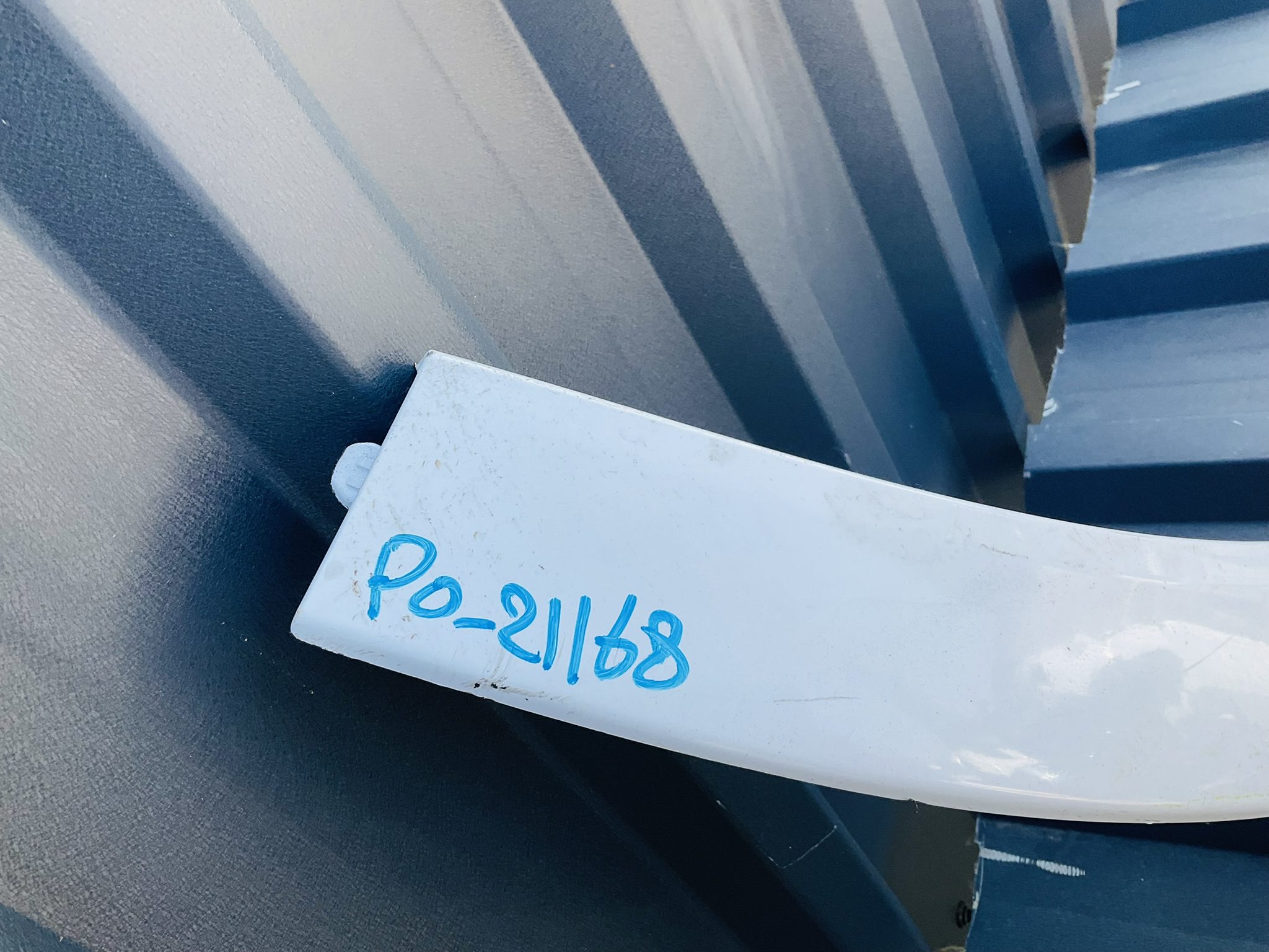 PORSCHE CAYENNE 9y3.854.731 EWIELKAST SPATBORD BESTUURDER SIERLIJST LR-21168