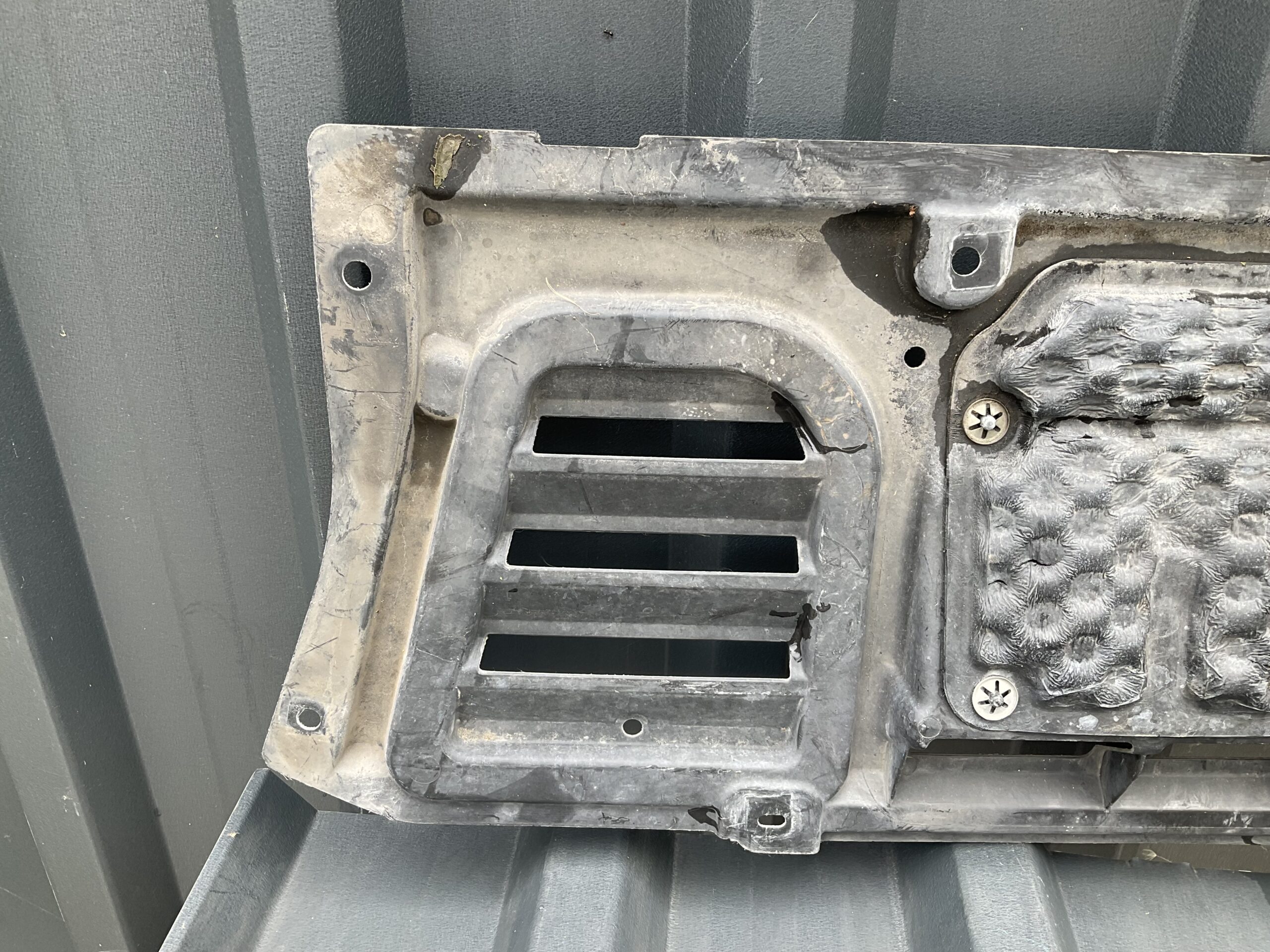 Kentekenplaat Mercedes W167/C167 A1675200800 Afdekplaat MB-21304