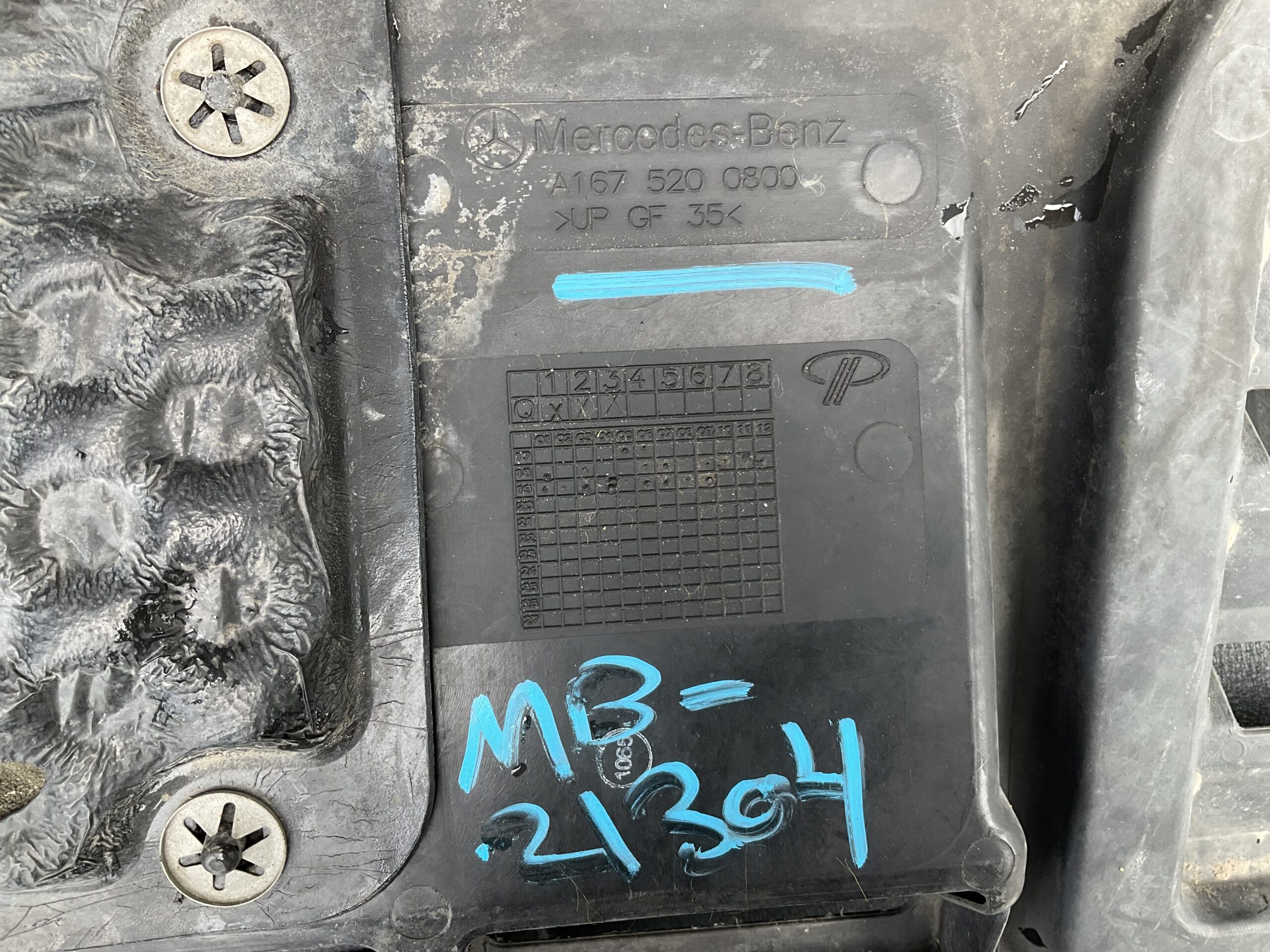 Kentekenplaat Mercedes W167/C167 A1675200800 Afdekplaat MB-21304