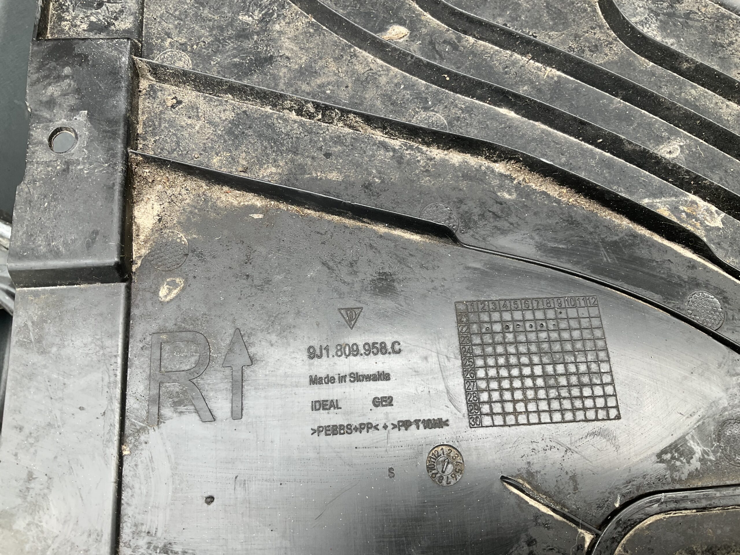 Bumper Houder Porsche Taycan 9J1809958C Bumperhouder PO-21308