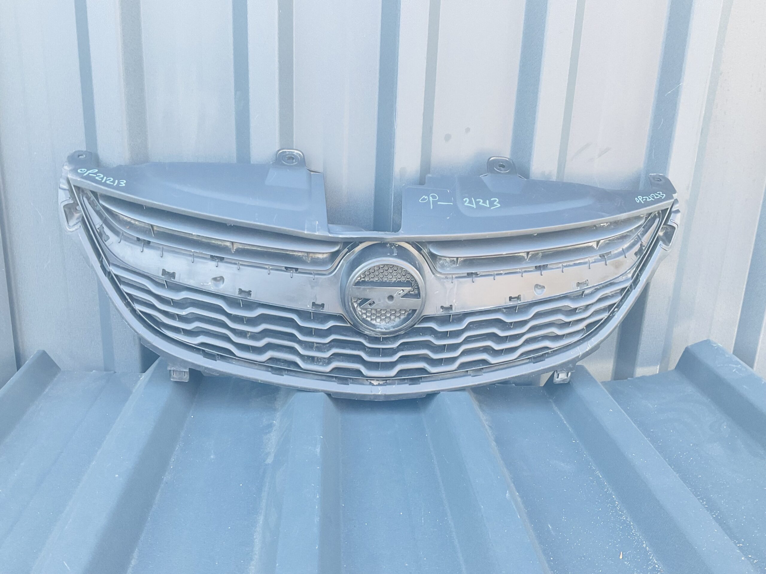 Bumper Grill Opel Karl 1 94514486 Voorbumper Grille Op-21213