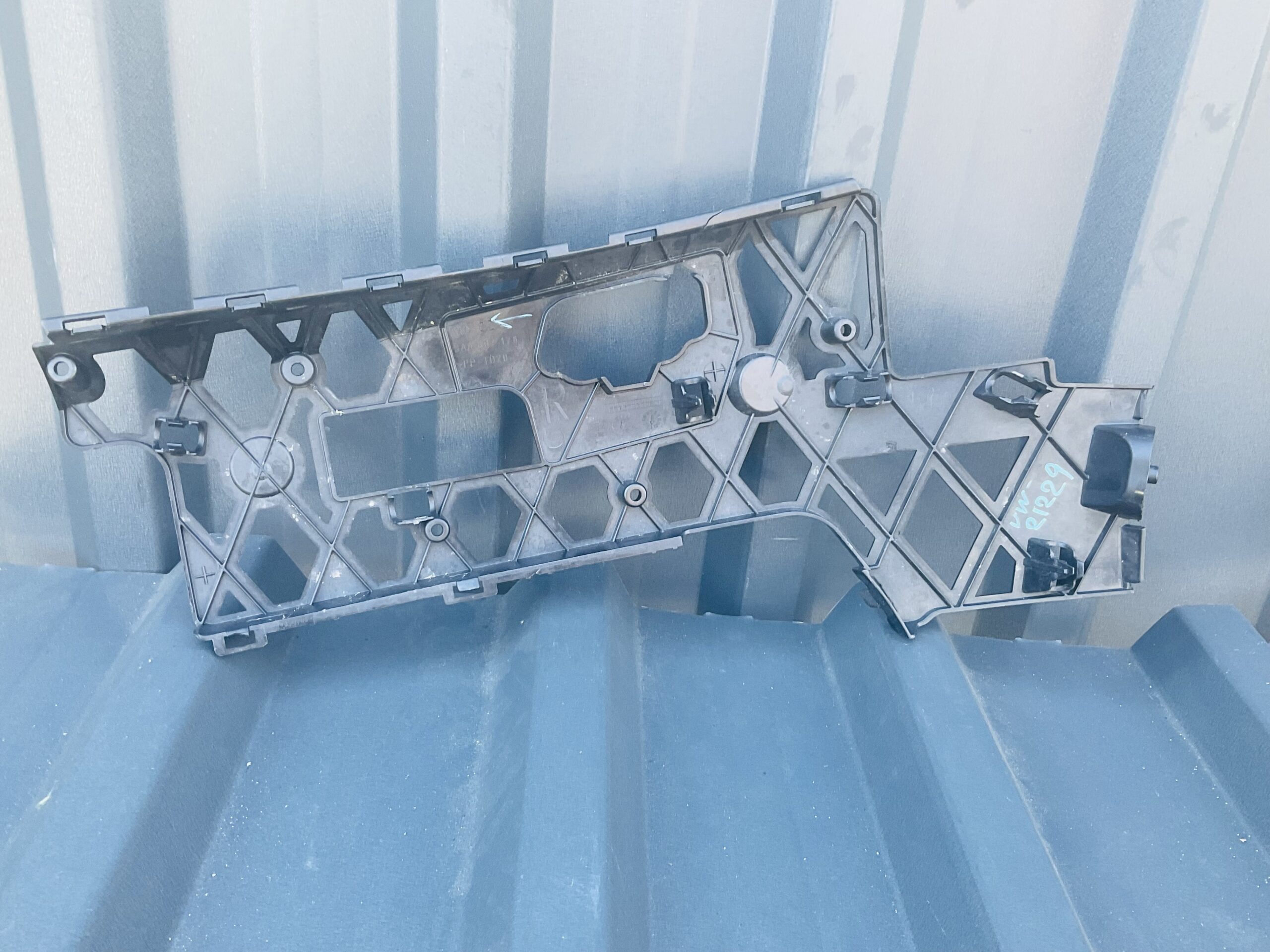 Bumper Houder Volkswagen Passat B7 3AA807178 Geleidersteun Vw-21229