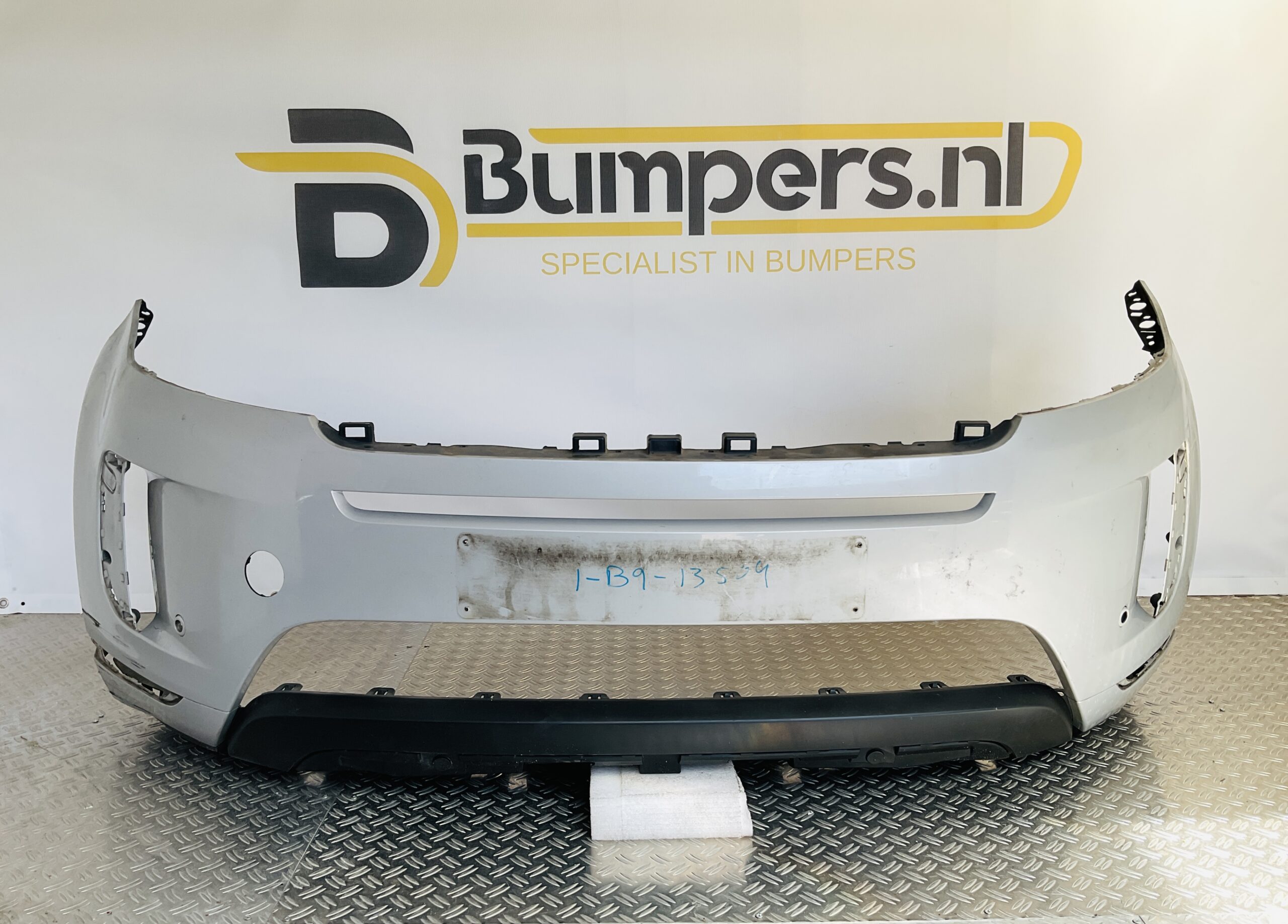 Bumper Range Rover Range Rover Evoque L551 20-23 K8D2-17F775-A Voorbumper 1-B9-13509R