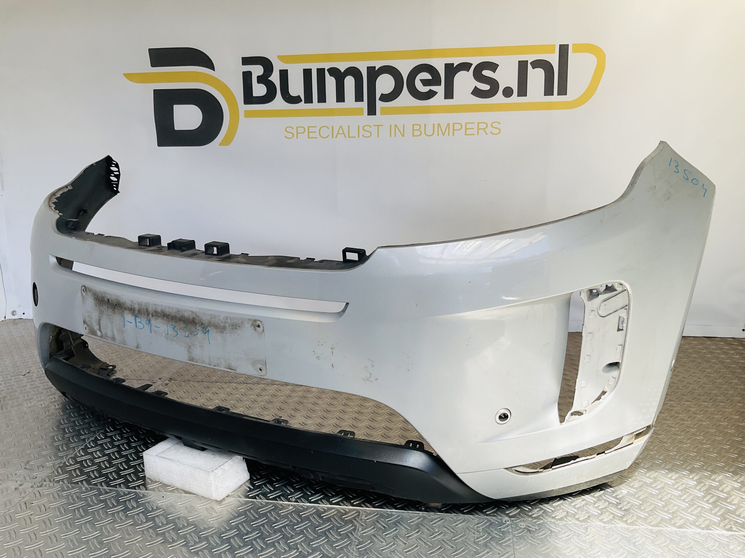 Bumper Range Rover Range Rover Evoque L551 20-23 K8D2-17F775-A Voorbumper 1-B9-13509R