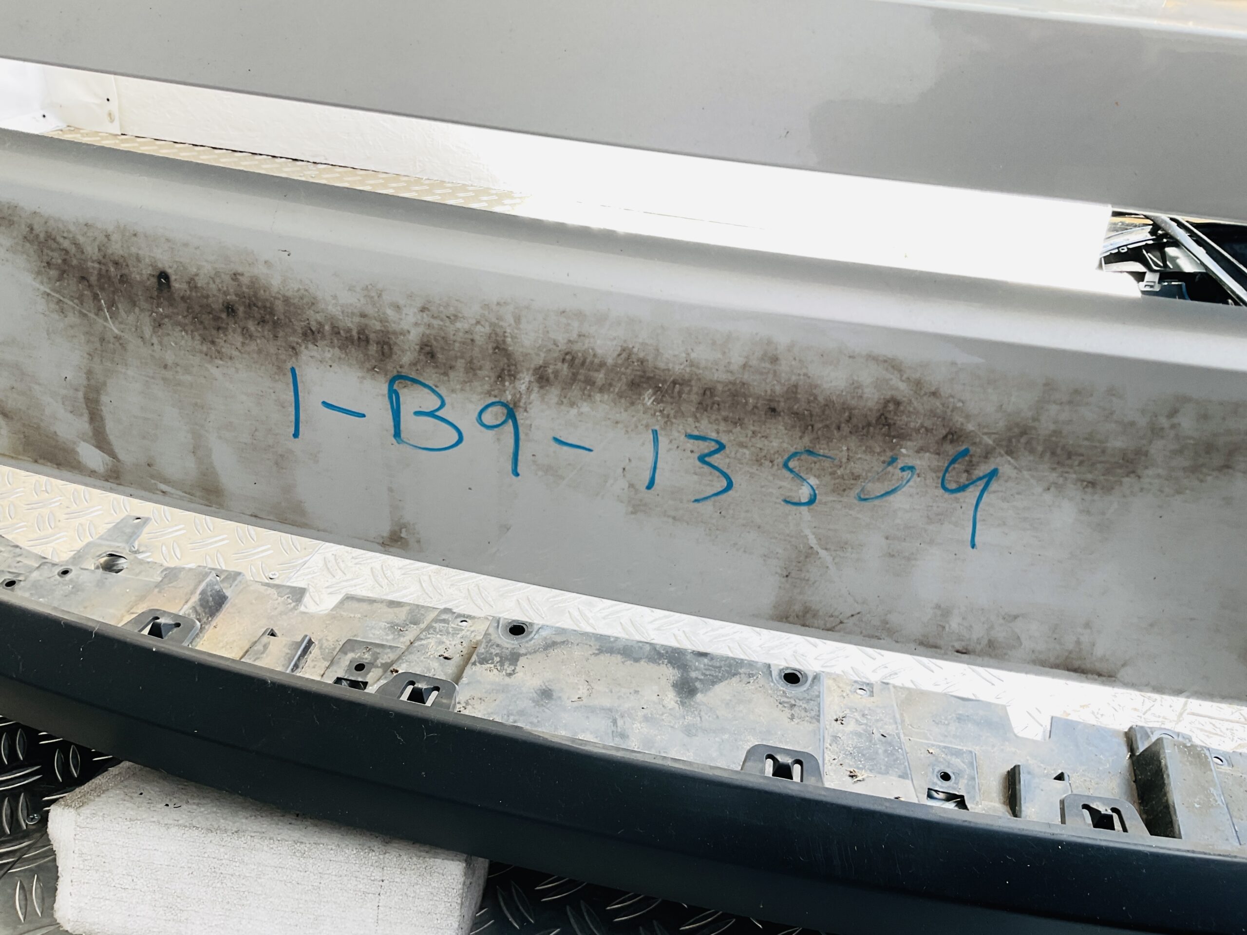 Bumper Range Rover Range Rover Evoque L551 20-23 K8D2-17F775-A Voorbumper 1-B9-13509R