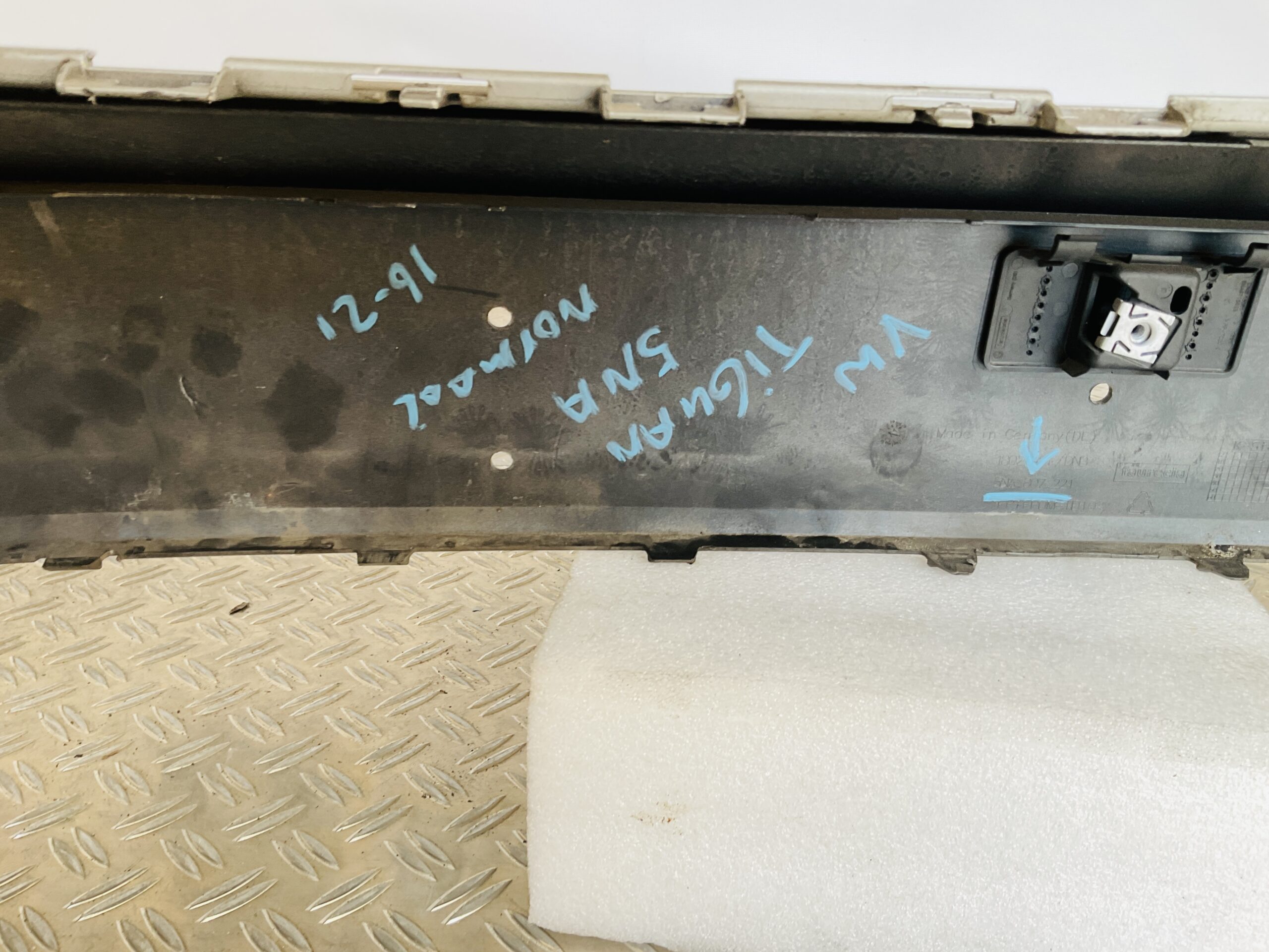 Bumper Volkswagen Tiguan 5NA Normaal 16-21 5NA 807221 Voorbumper 1-C8-13542z