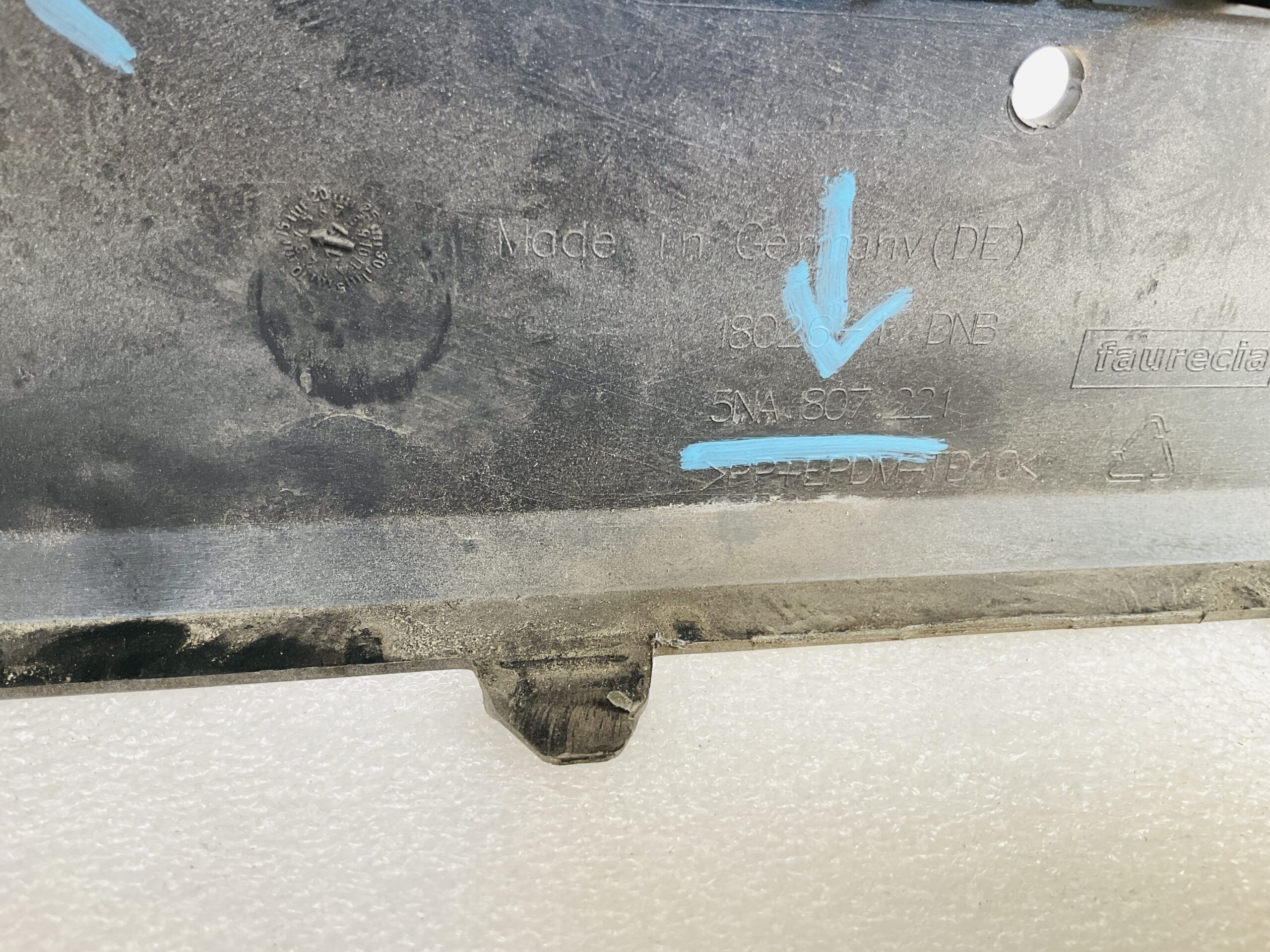 Bumper Volkswagen Tiguan 5NA Normaal 16-21 5NA 807221 Voorbumper 1-C8-13542z