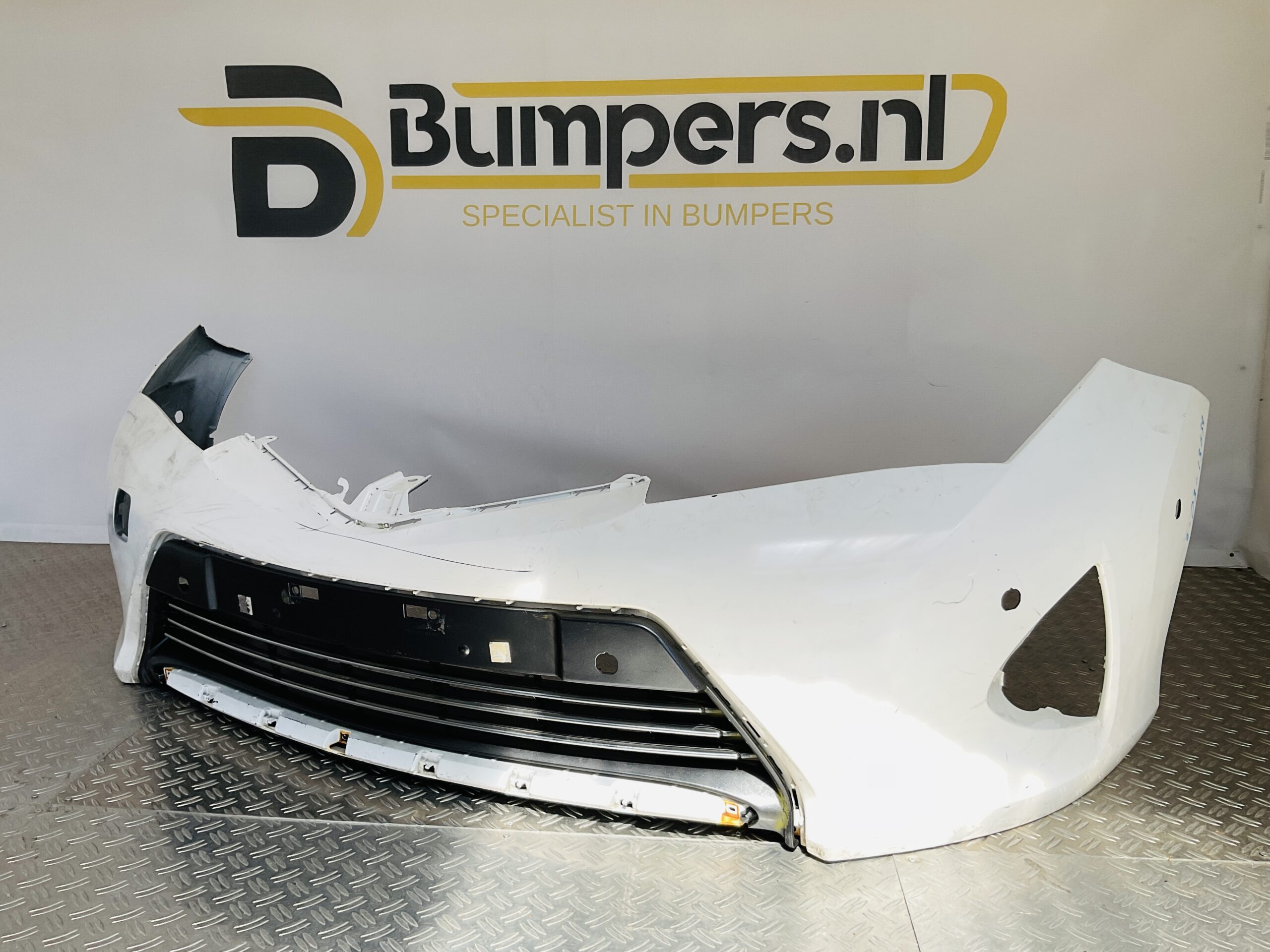 Bumper Toyota Auris 12-15 6xpdc 52119-02A20 Voorbumper 2-D3-13639z