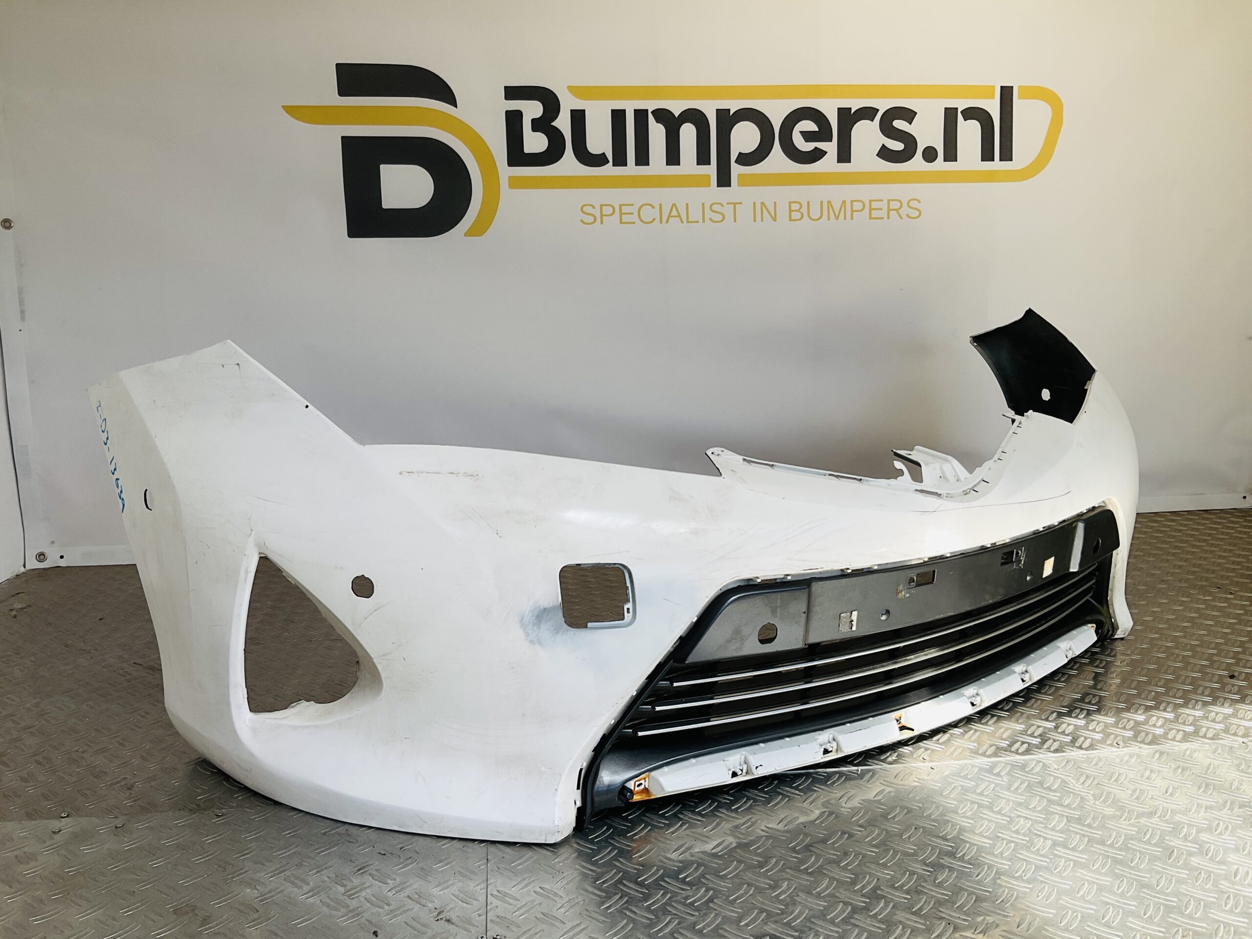 Bumper Toyota Auris 12-15 6xpdc 52119-02A20 Voorbumper 2-D3-13639z