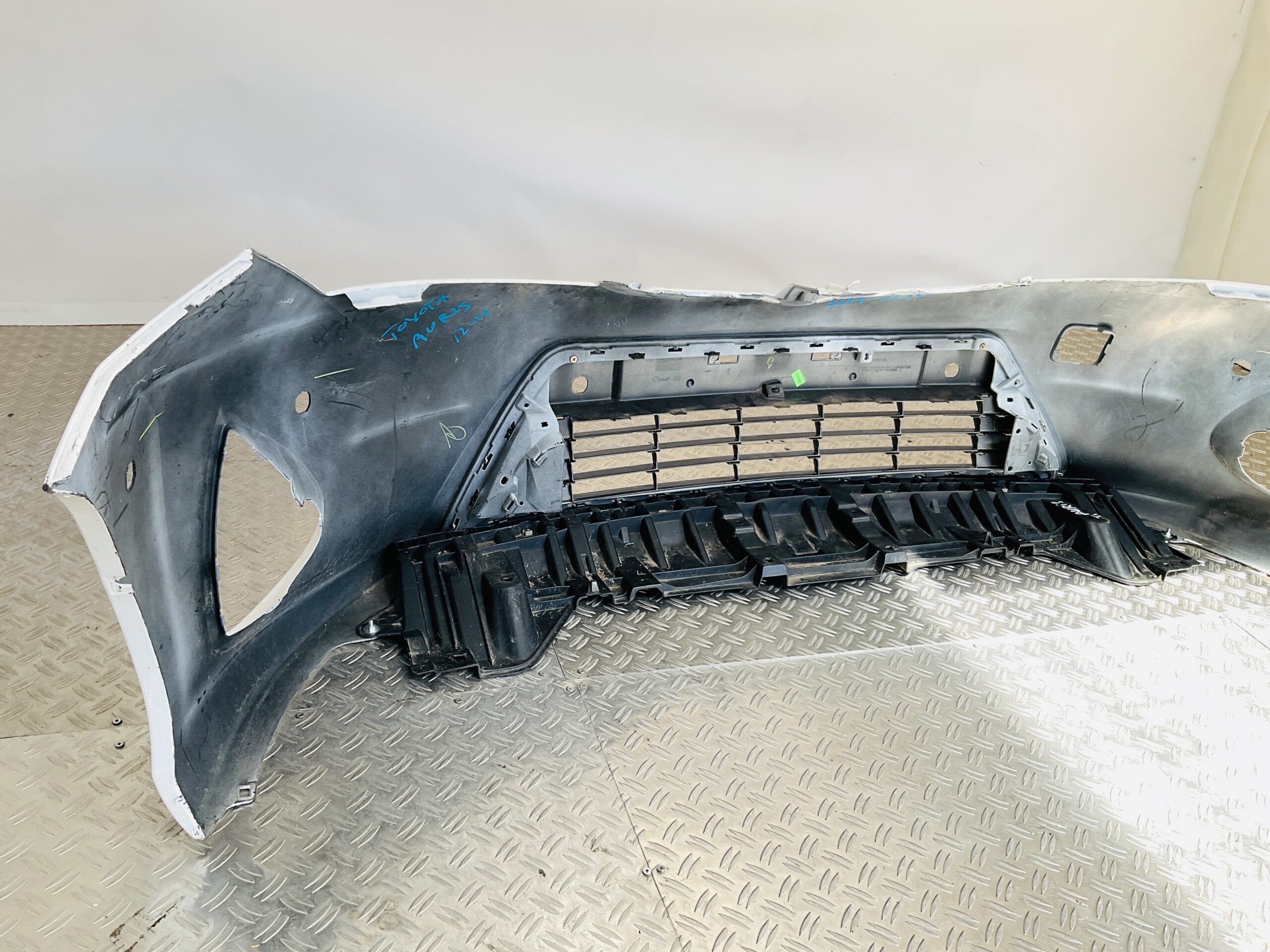Bumper Toyota Auris 12-15 6xpdc 52119-02A20 Voorbumper 2-D3-13639z
