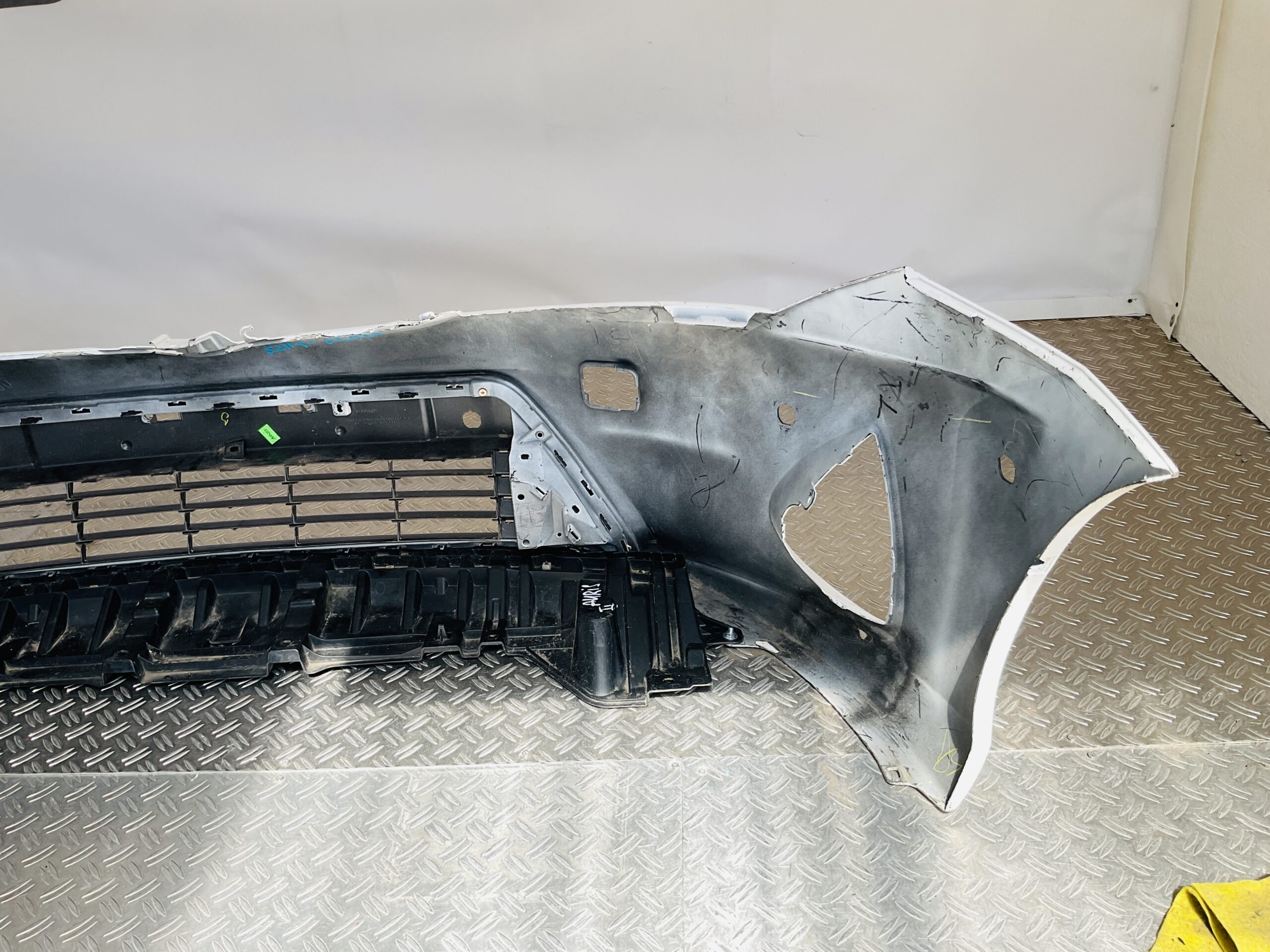 Bumper Toyota Auris 12-15 6xpdc 52119-02A20 Voorbumper 2-D3-13639z