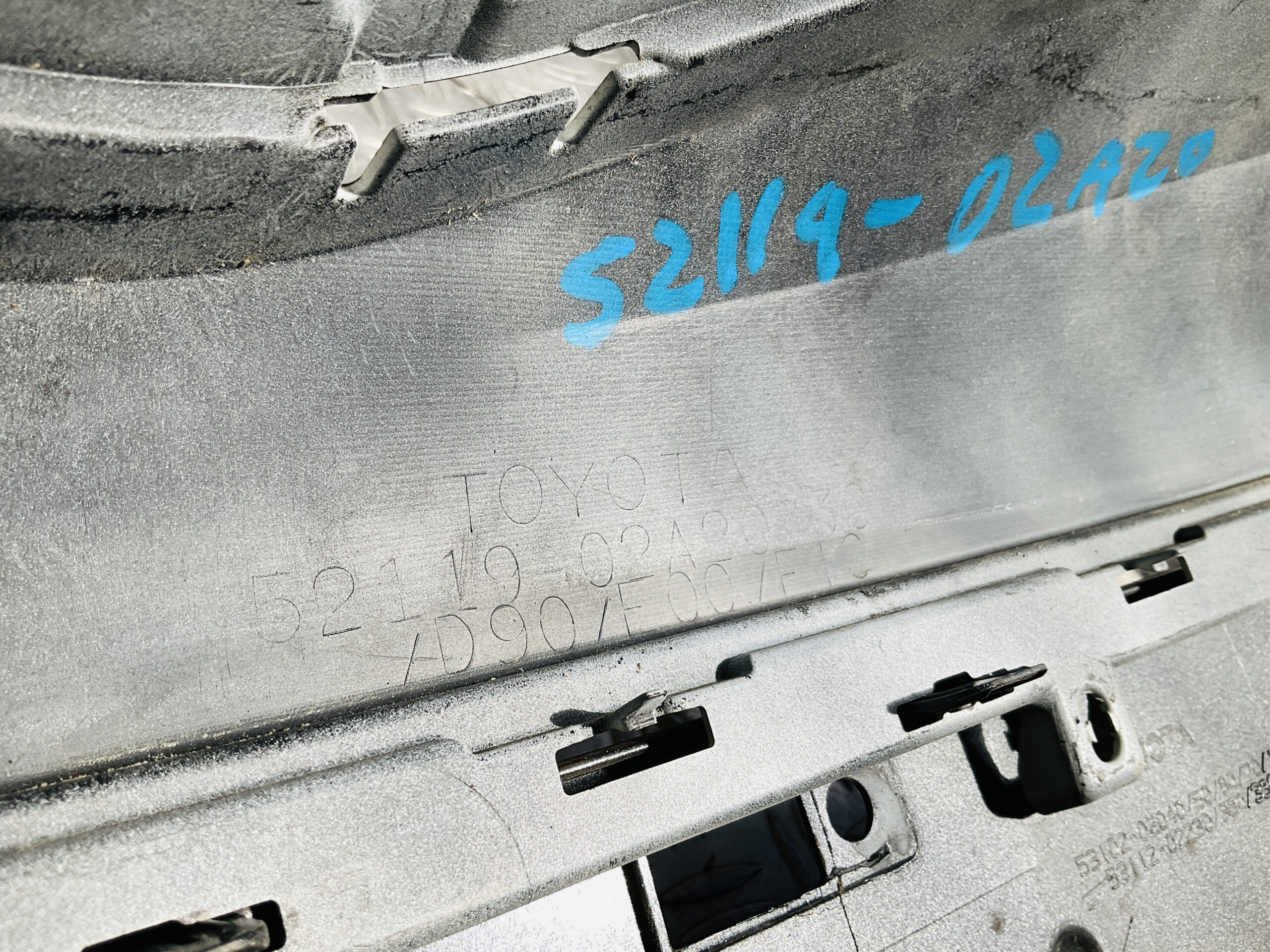 Bumper Toyota Auris 12-15 6xpdc 52119-02A20 Voorbumper 2-D3-13639z