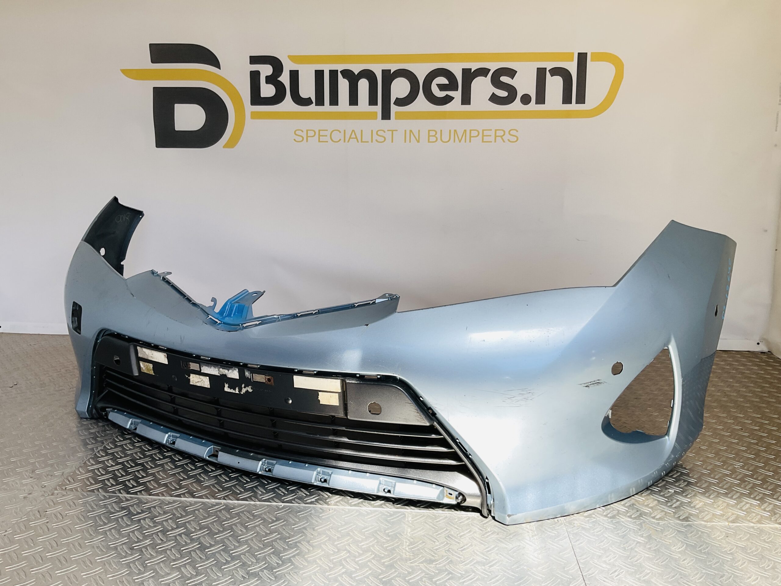 Bumper Toyota Auris 12-15 6xpdc 52119-02A20 Voorbumper 2-D3-13640z