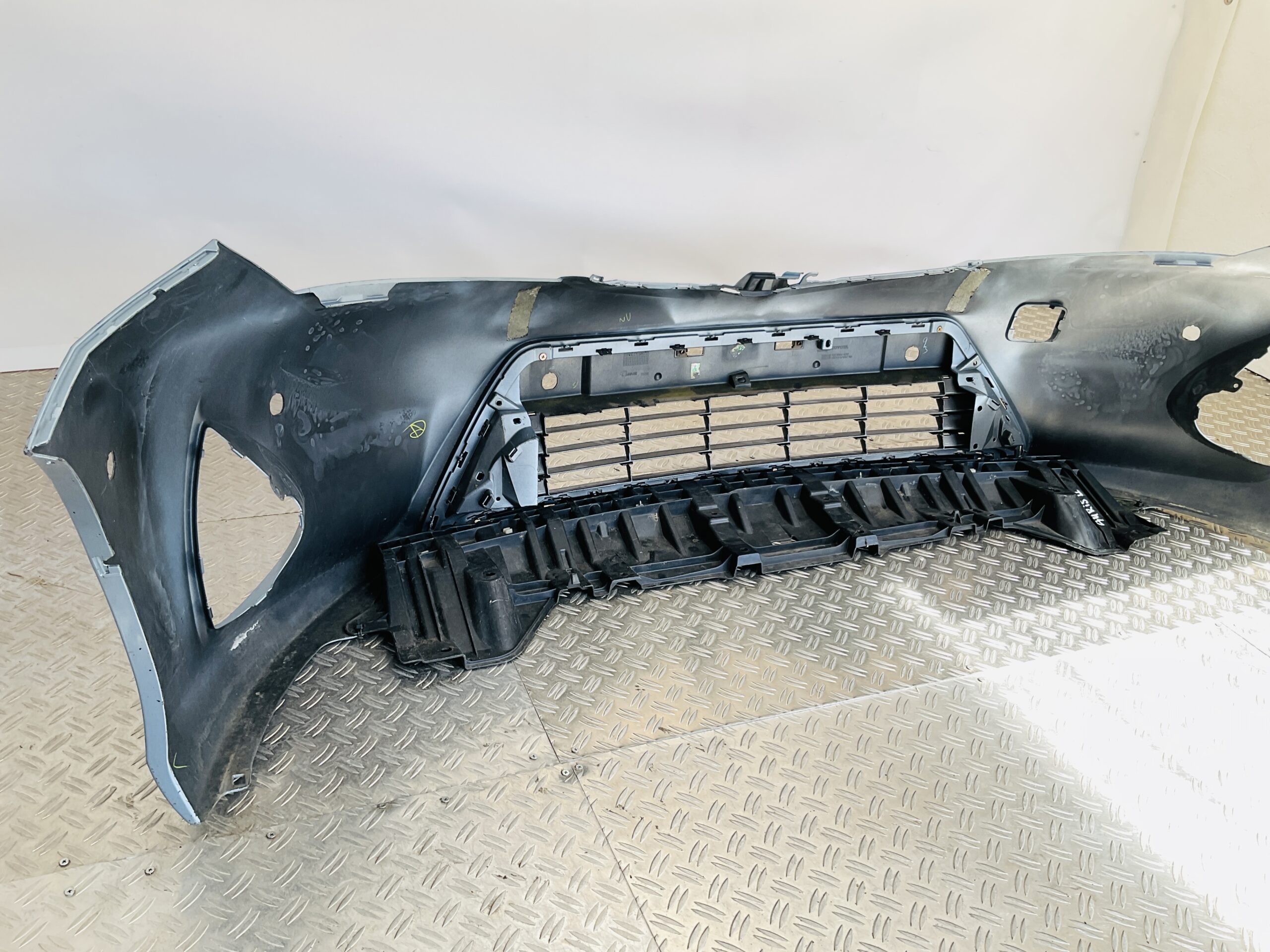 Bumper Toyota Auris 12-15 6xpdc 52119-02A20 Voorbumper 2-D3-13640z