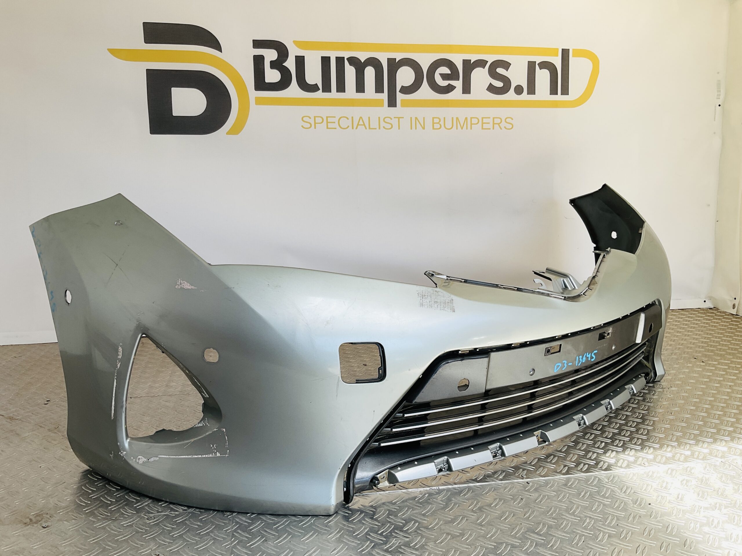 Bumper Toyota Auris 12-15 6xpdc 52119-02A20 Voorbumper 2-D3-13645z