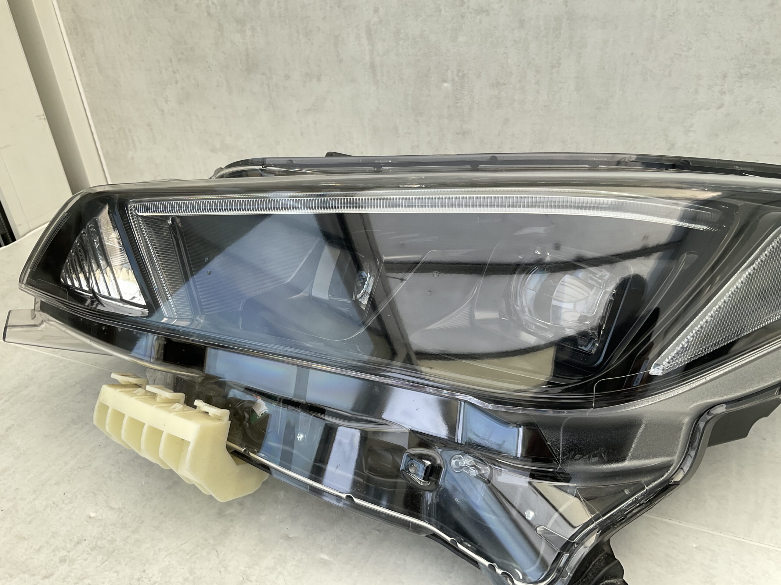 KOPLAMP NISSAN LEAF 2 18-22 FULL LED 260606WK7A LINKS NI-8199