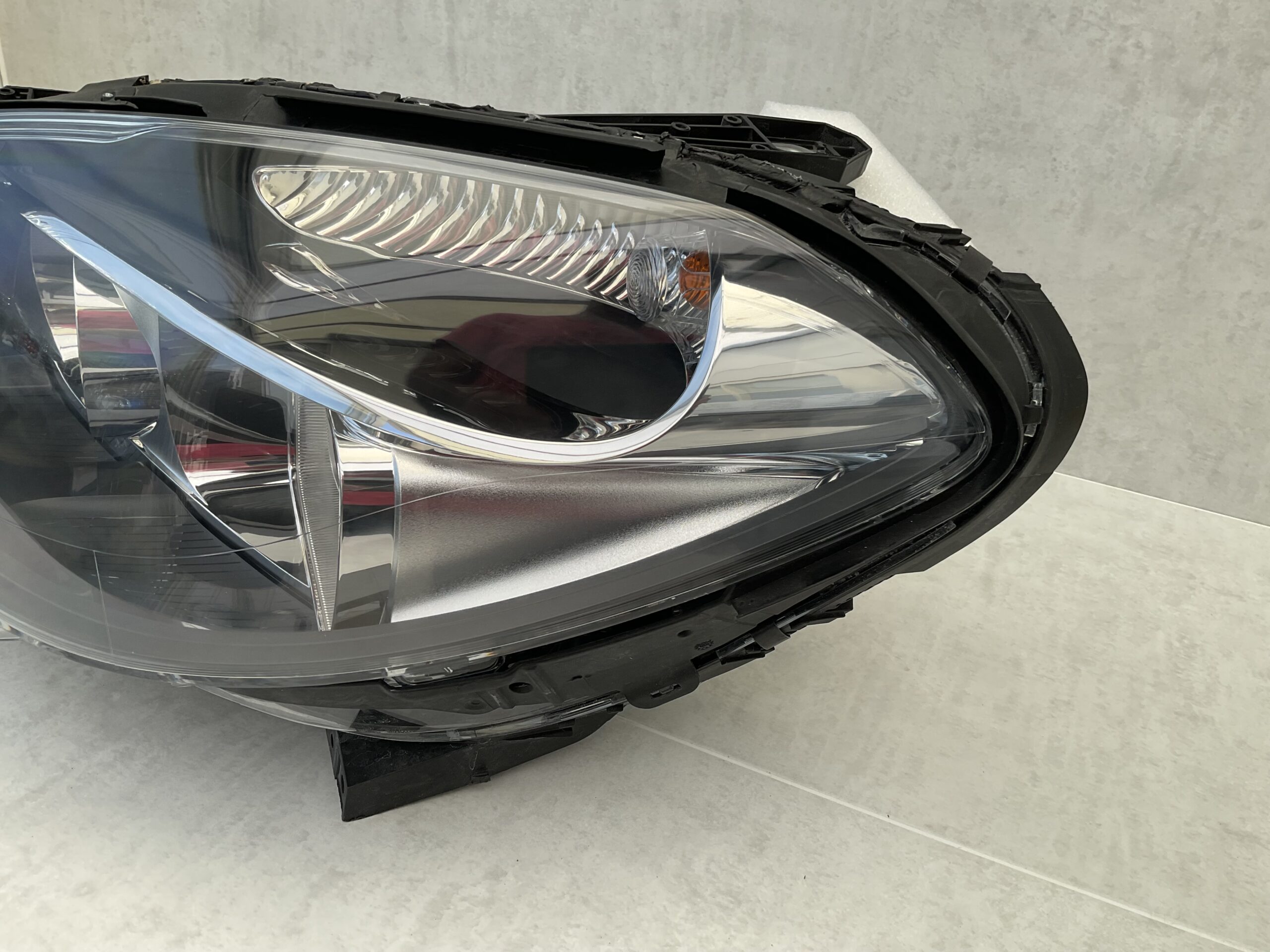 Koplamp Mercedes B Klasse W246 Links A2468200161 MB-5495