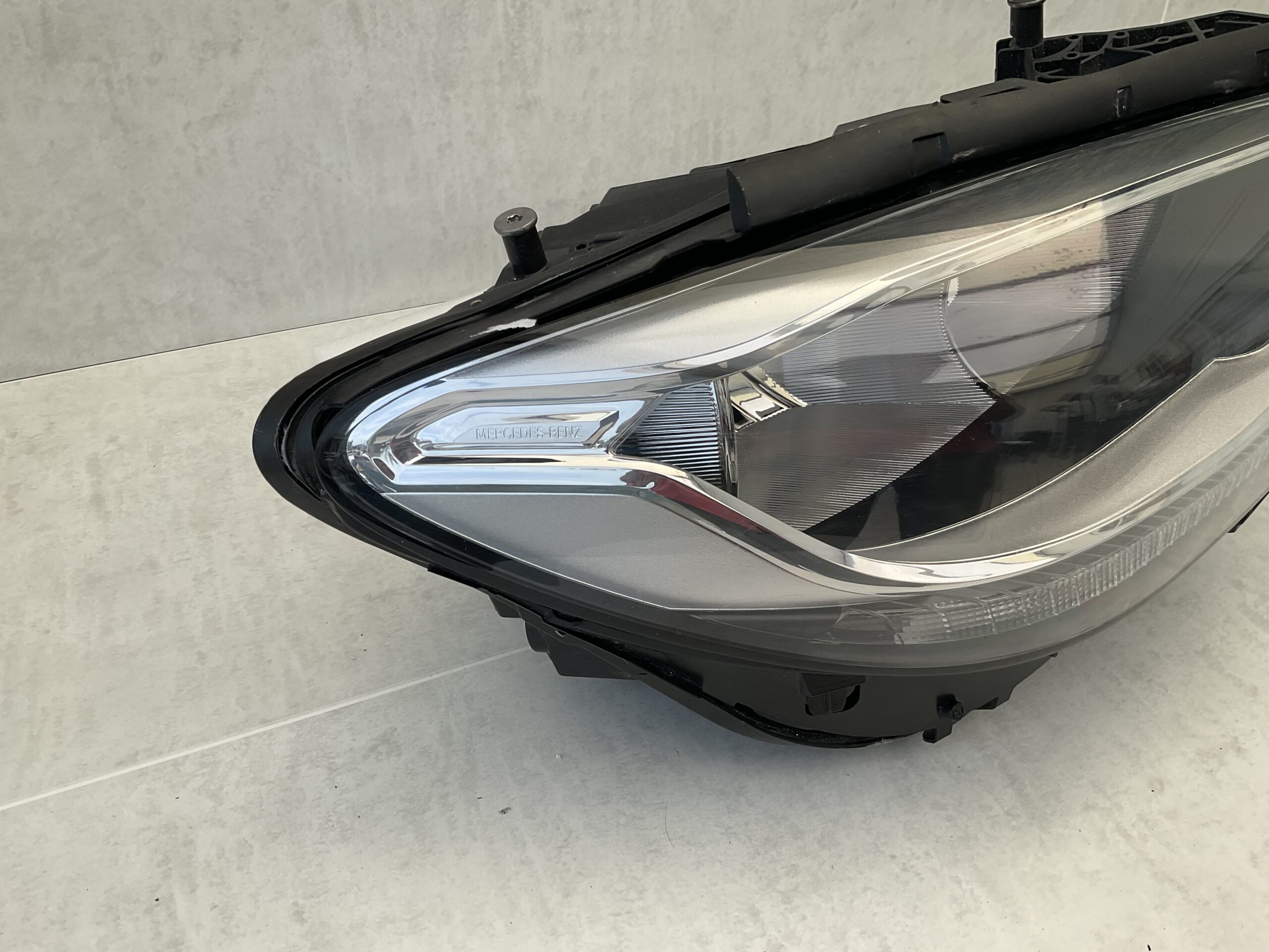 KOPLAMP MERCEDES W420 CITAN A4209060100 HALOGEEN RECHTS MB-8046
