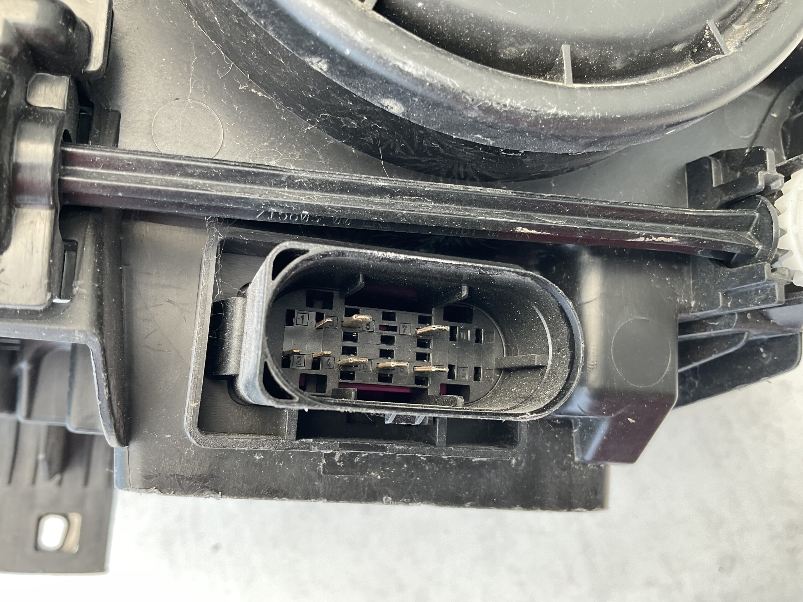 KOPLAMP MERCEDES W420 CITAN A4209060100 HALOGEEN RECHTS MB-8046