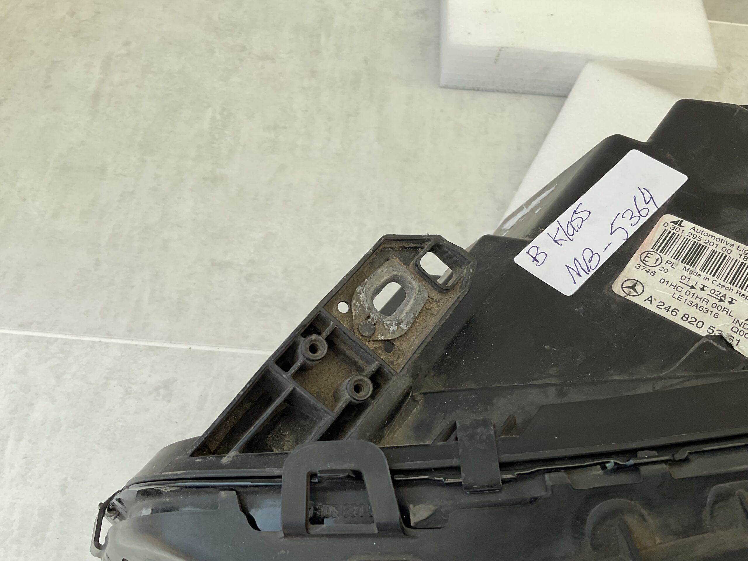 KOPLAMP MERCEDES B KLASSE W246 HALOGEEN A2468205361 LINKS MB-5364