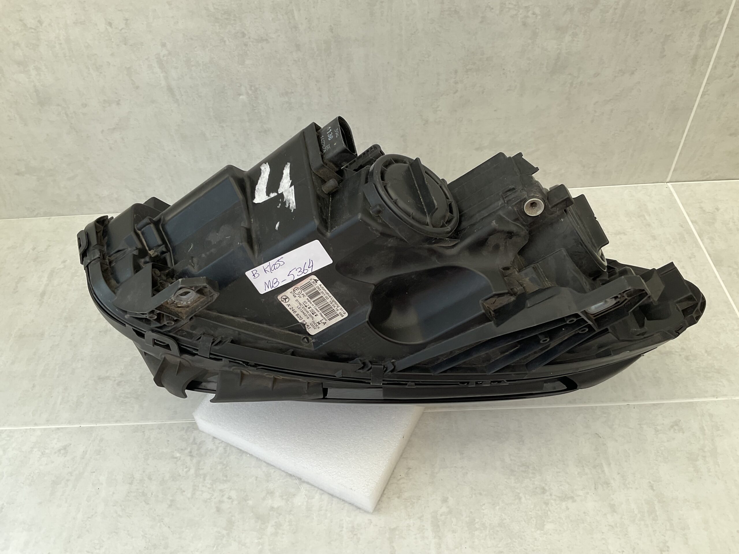 KOPLAMP MERCEDES B KLASSE W246 HALOGEEN A2468205361 LINKS MB-5364