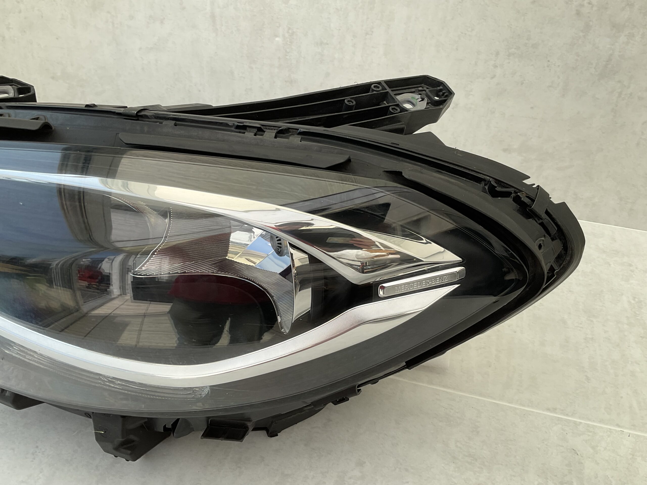 KOPLAMP MERCEDES B KLASSE W246 HALOGEEN A2468205361 LINKS MB-4610